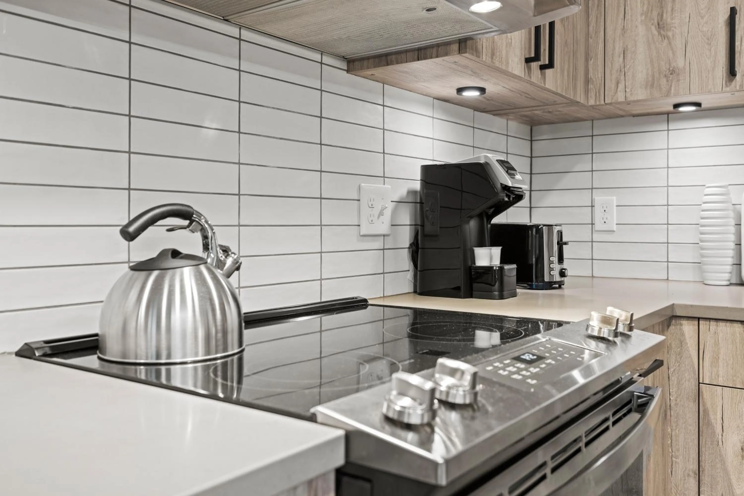 Kitchen or kitchenette in Coda on Half, a Placemakr Experience - Navy Yard