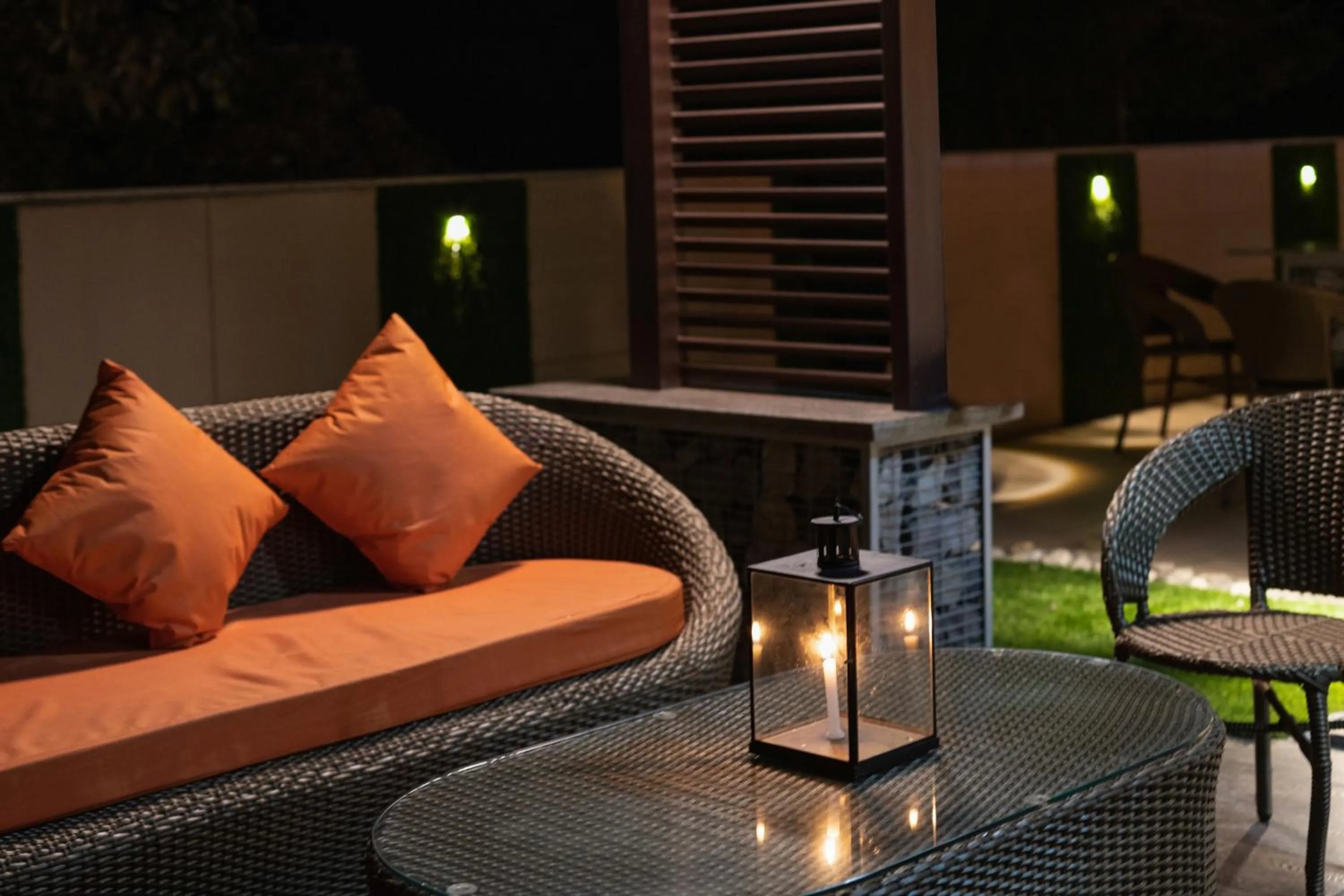 Restaurant/places to eat in Hotel LA Eden