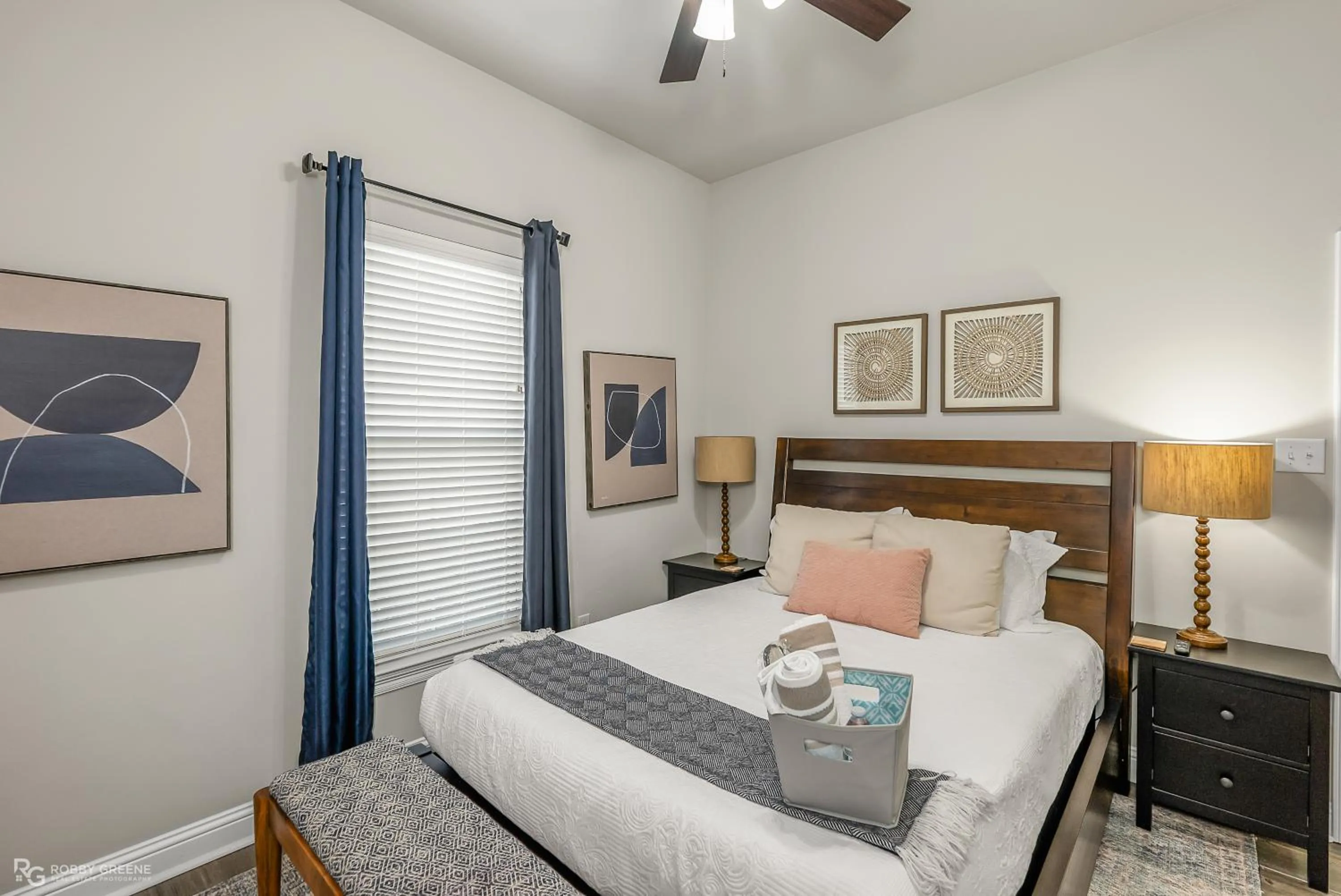 Bed in Boho Retreat! Home away from Home! Tv in Each Room