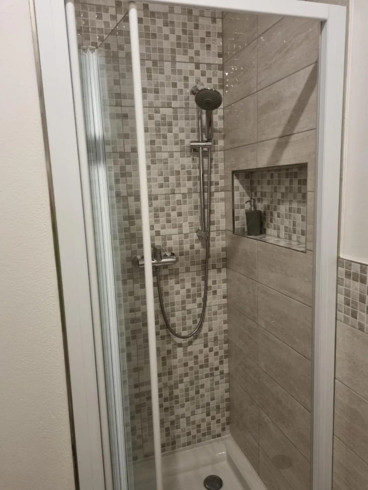 Shower in Shamarè Resort ****