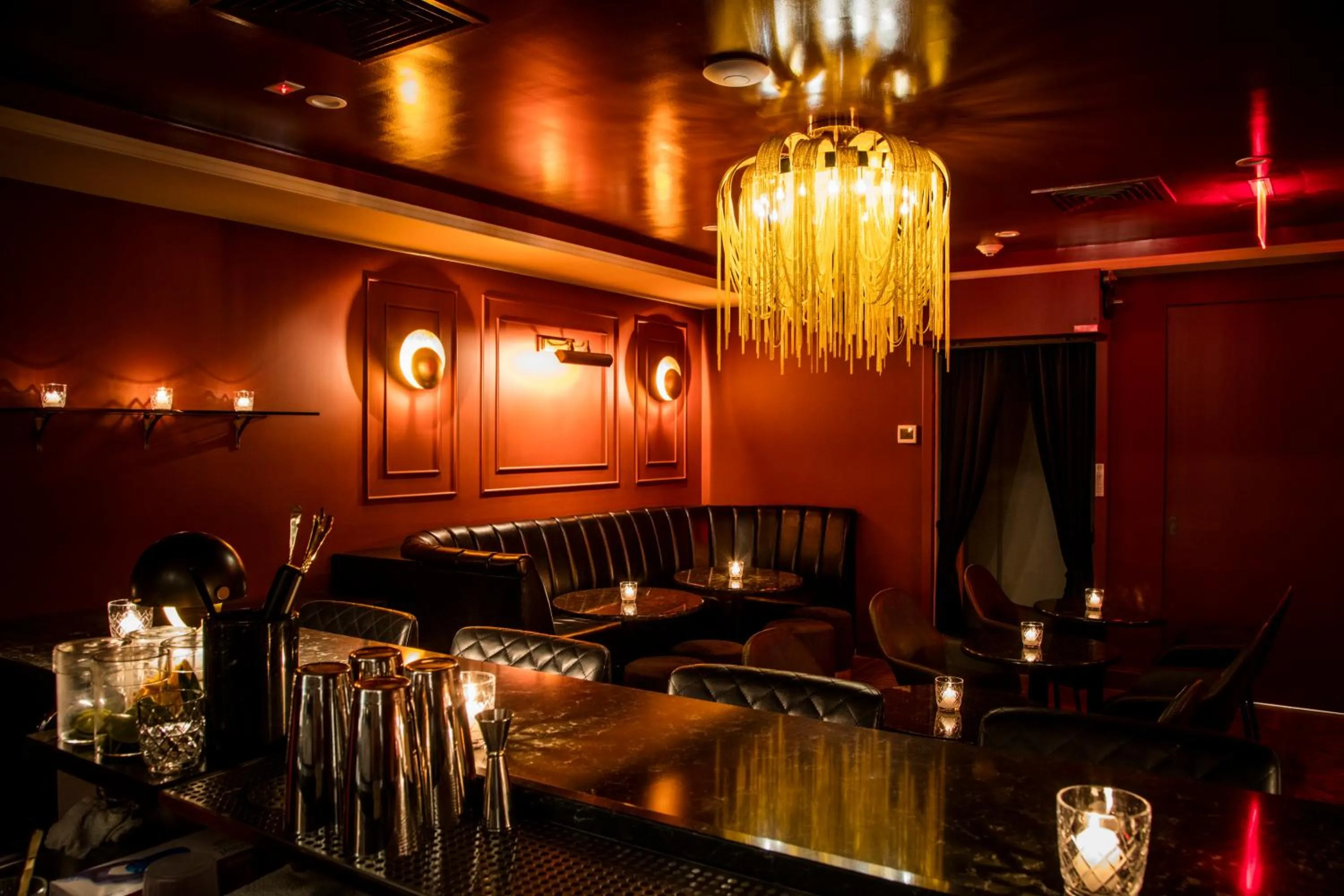 Restaurant/places to eat in Hotel 32 32