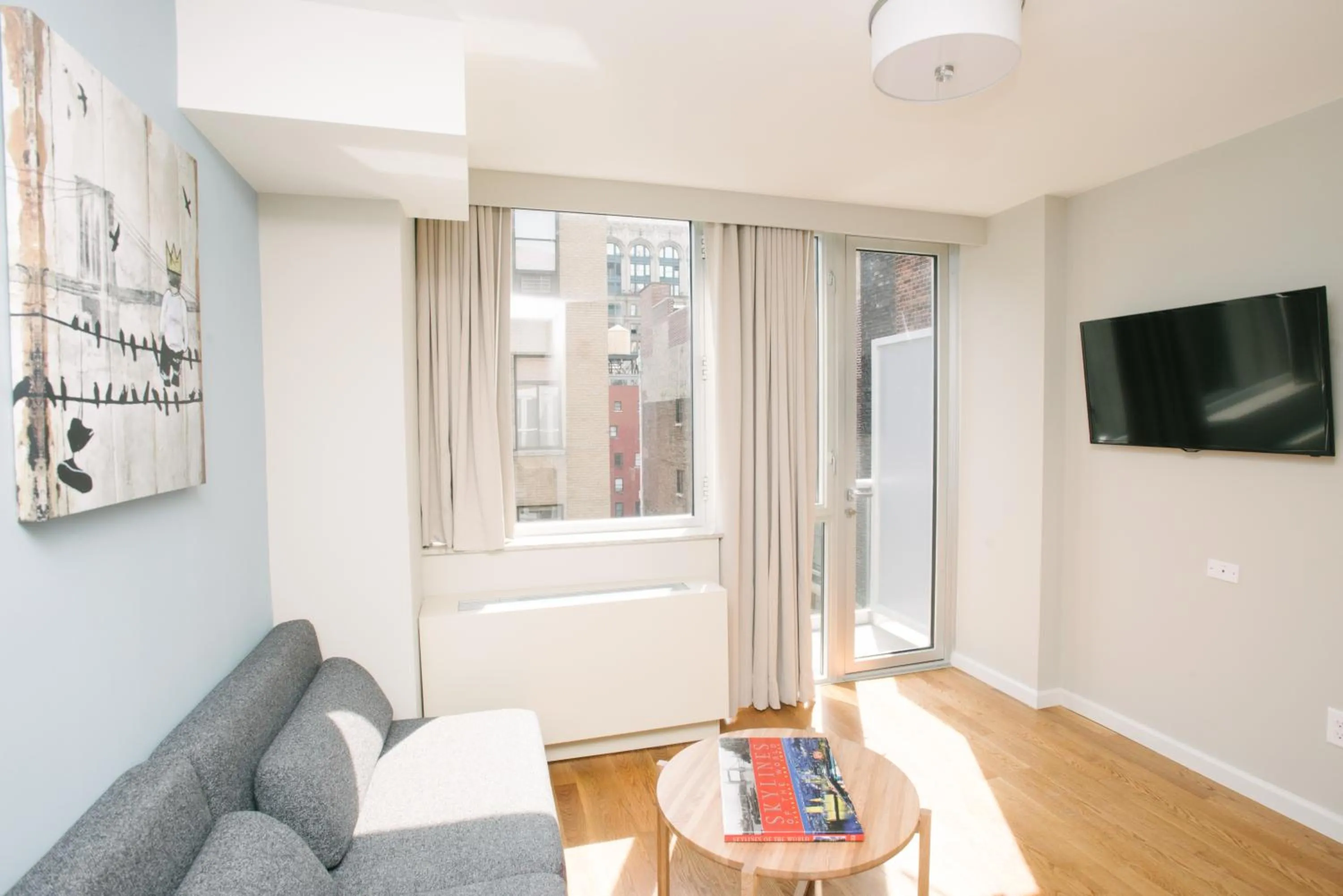 TV and multimedia in Hotel 32 32