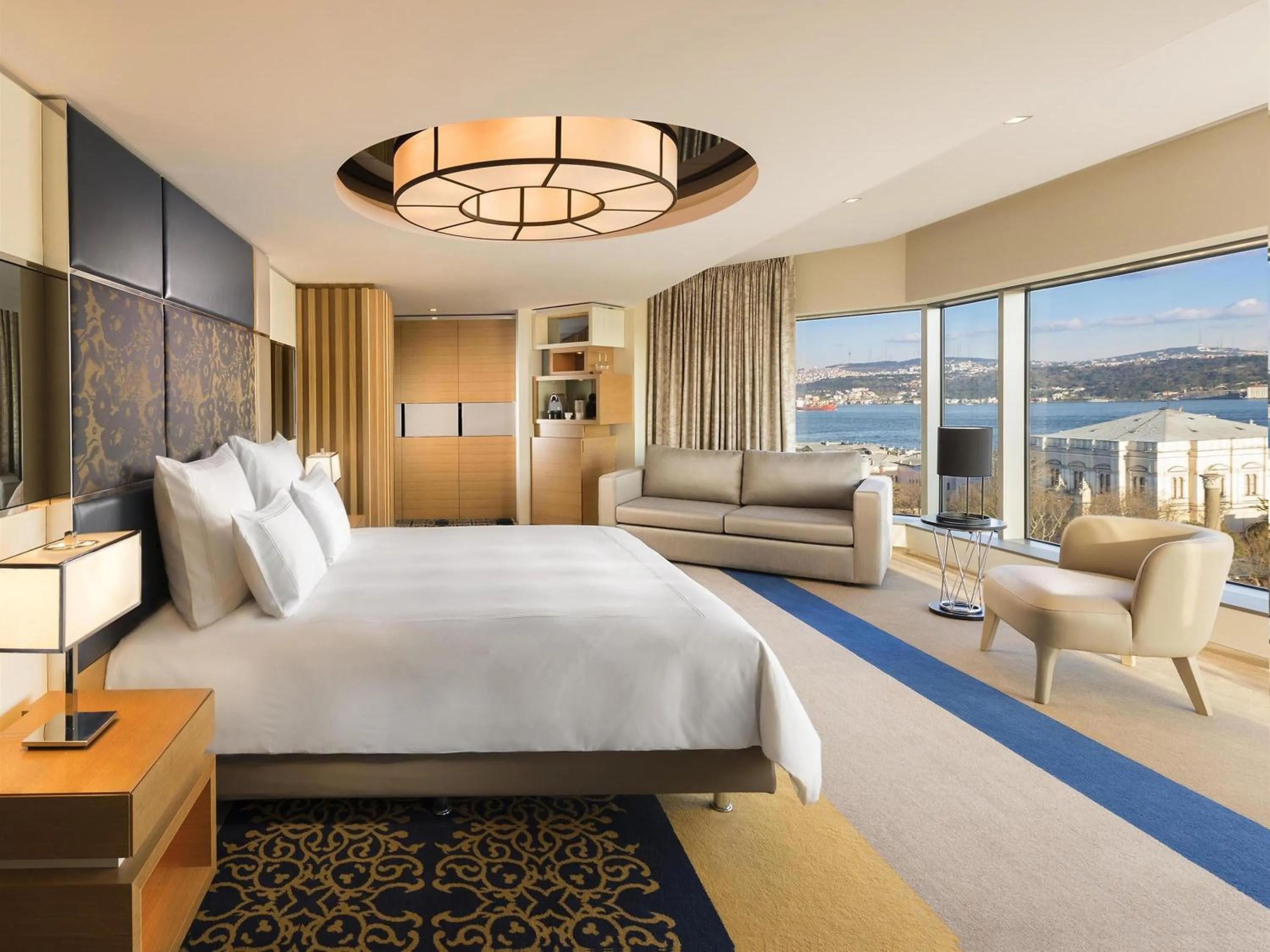 Swiss Executive Corner King Room Bosphorus View with Lounge Access in Swissotel The Bosphorus Istanbul