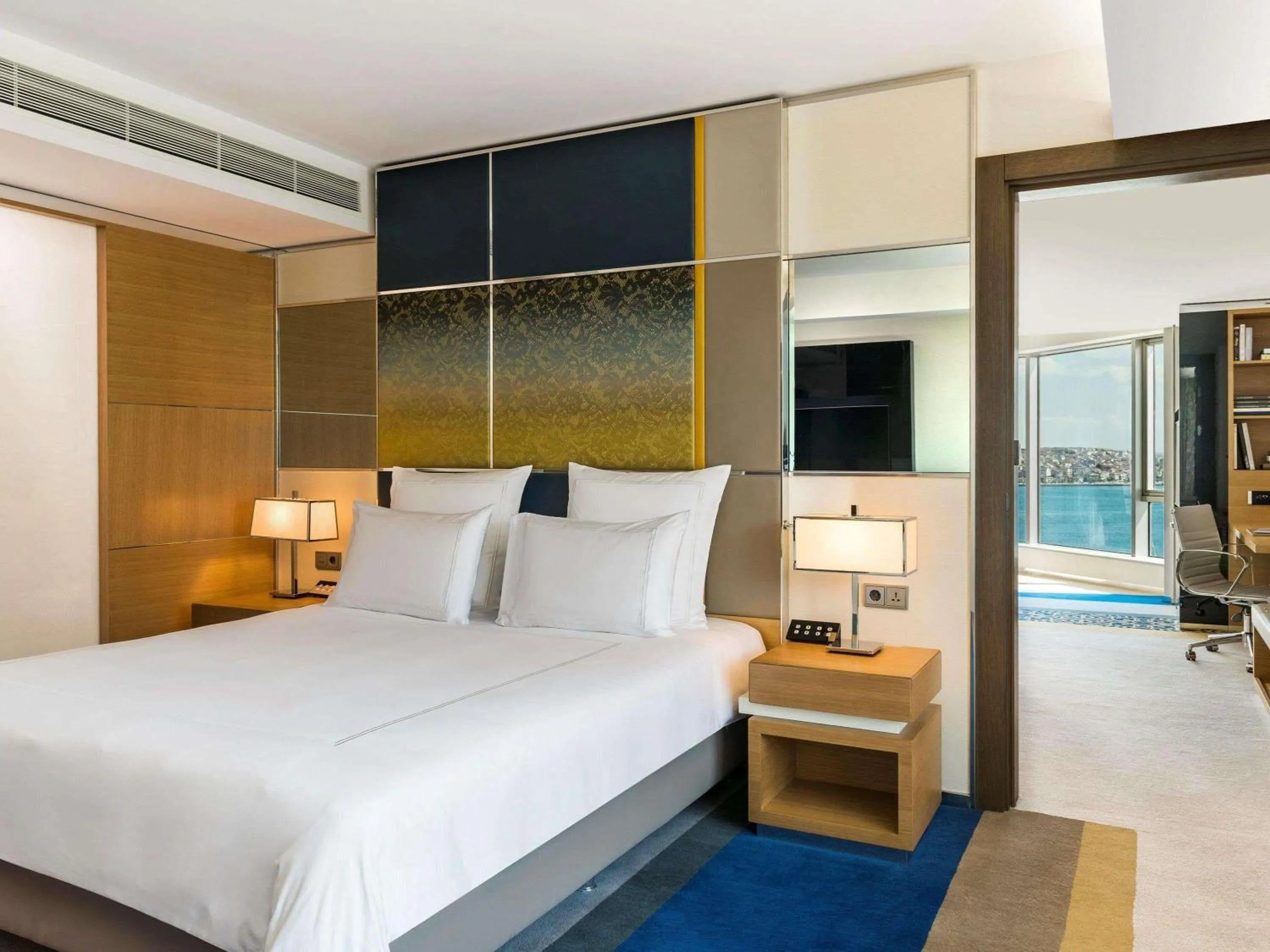 Bedroom, Bed in Swissotel The Bosphorus Istanbul