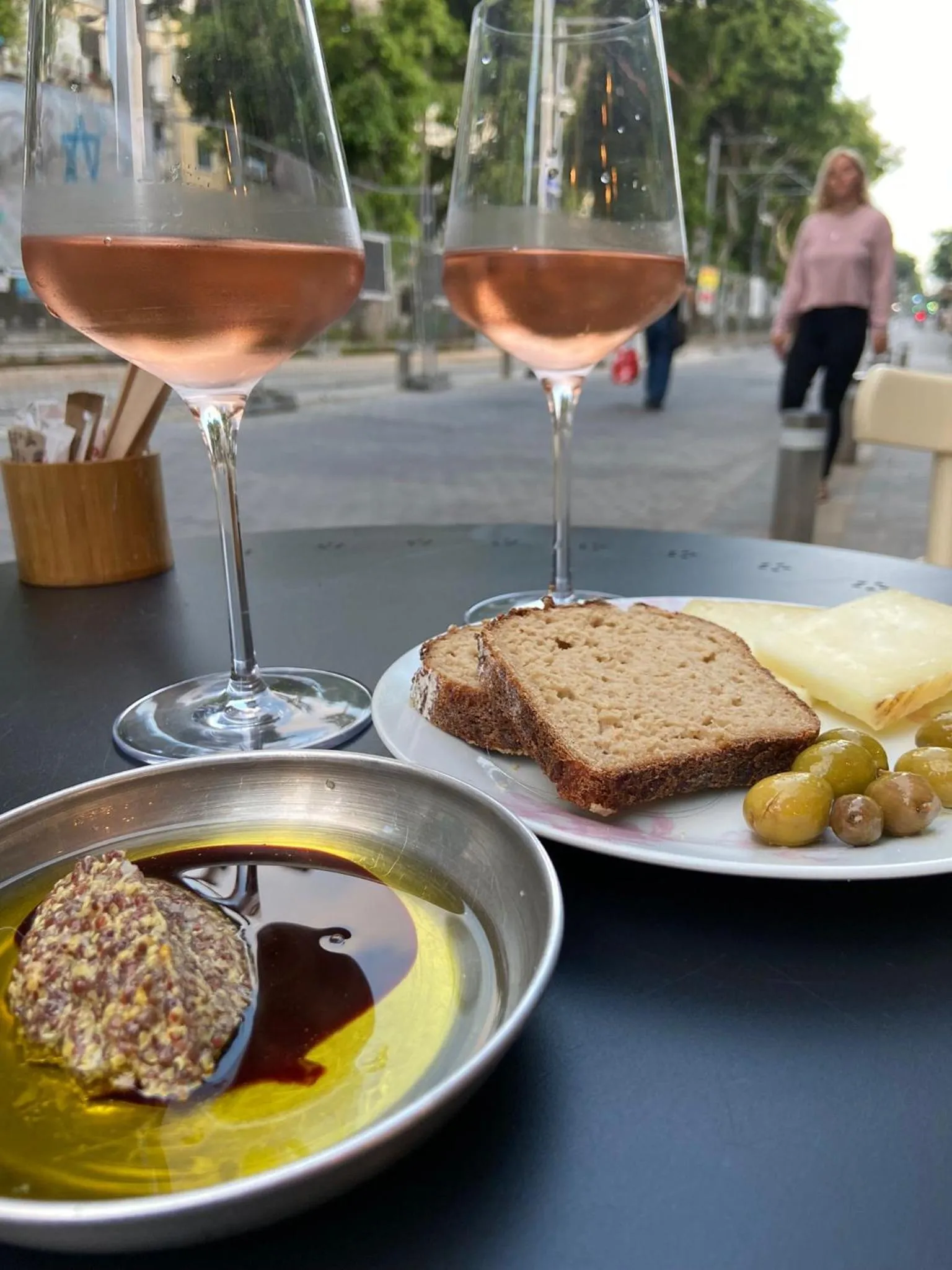 Breakfast in DeBlox living - Alhambra Apartments