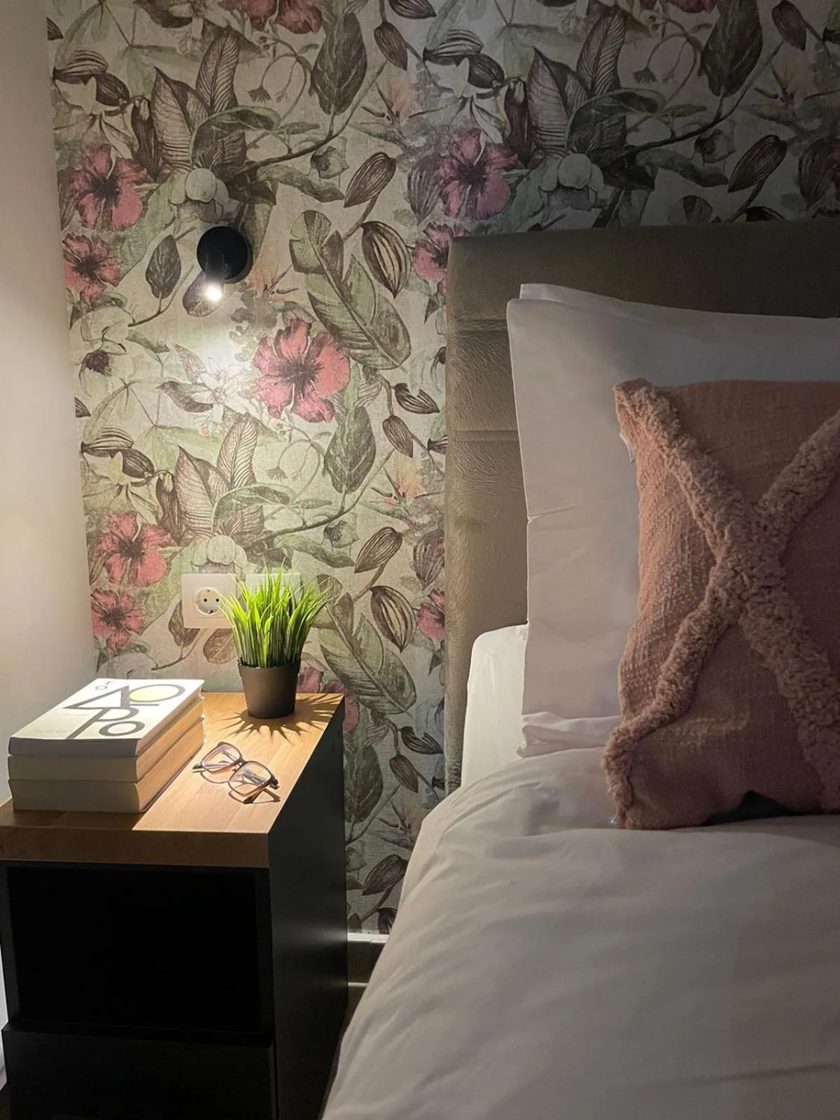 Bedroom, Bed in Raise Averof Serviced Apartments