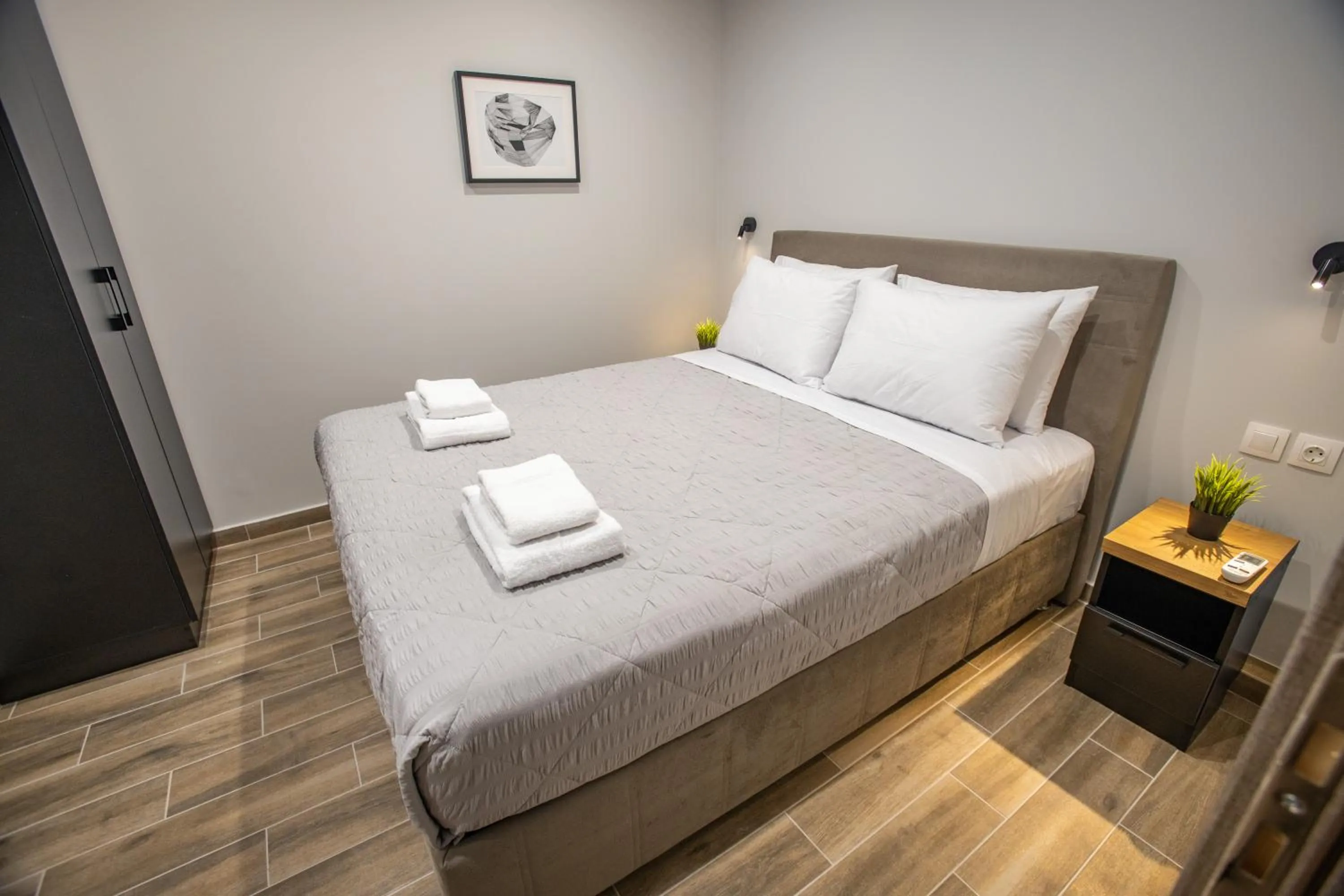 Bedroom, Bed in Raise Averof Serviced Apartments