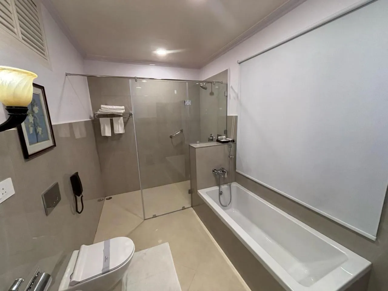 Shower in The Elgin Silver Oaks - Heritage Resort & Spa