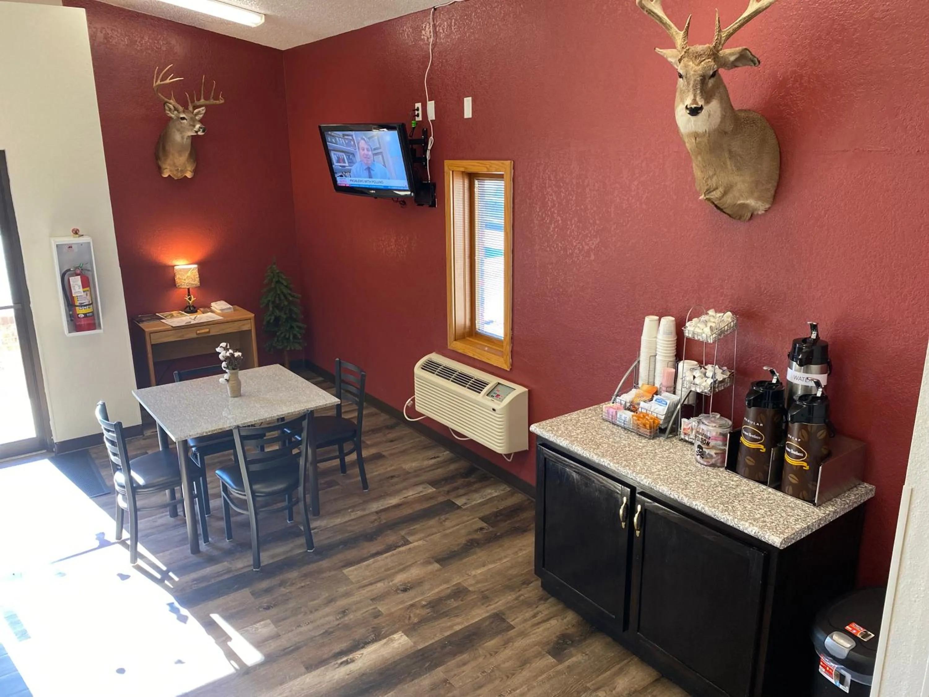 Breakfast in Glendive Lodge