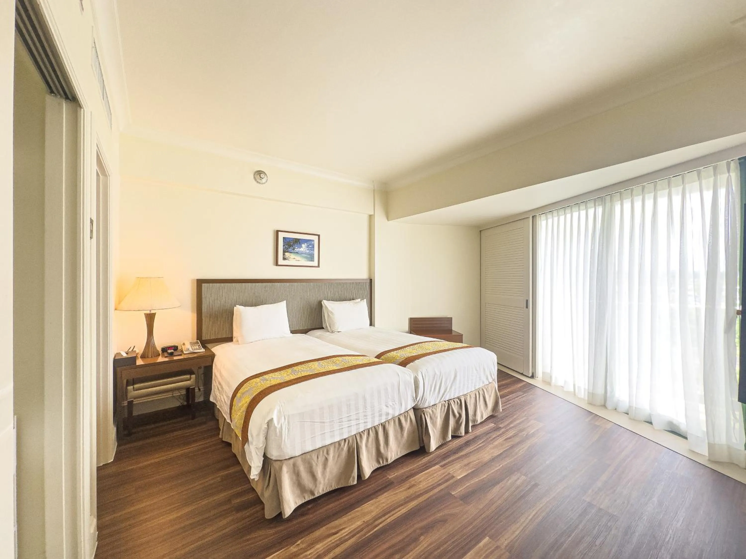 Bedroom, Bed in Lotte Hotel Guam