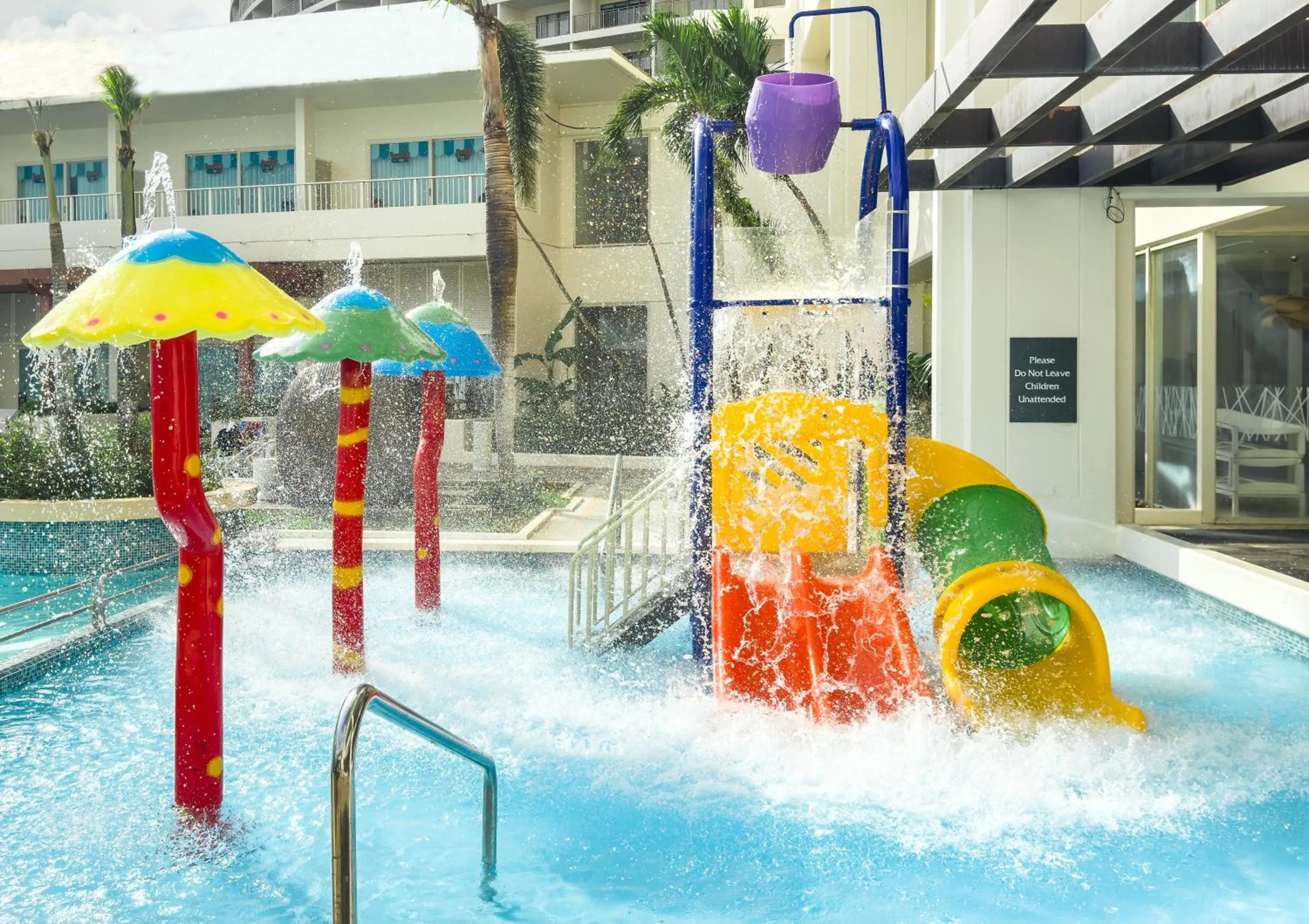 Swimming pool in Lotte Hotel Guam