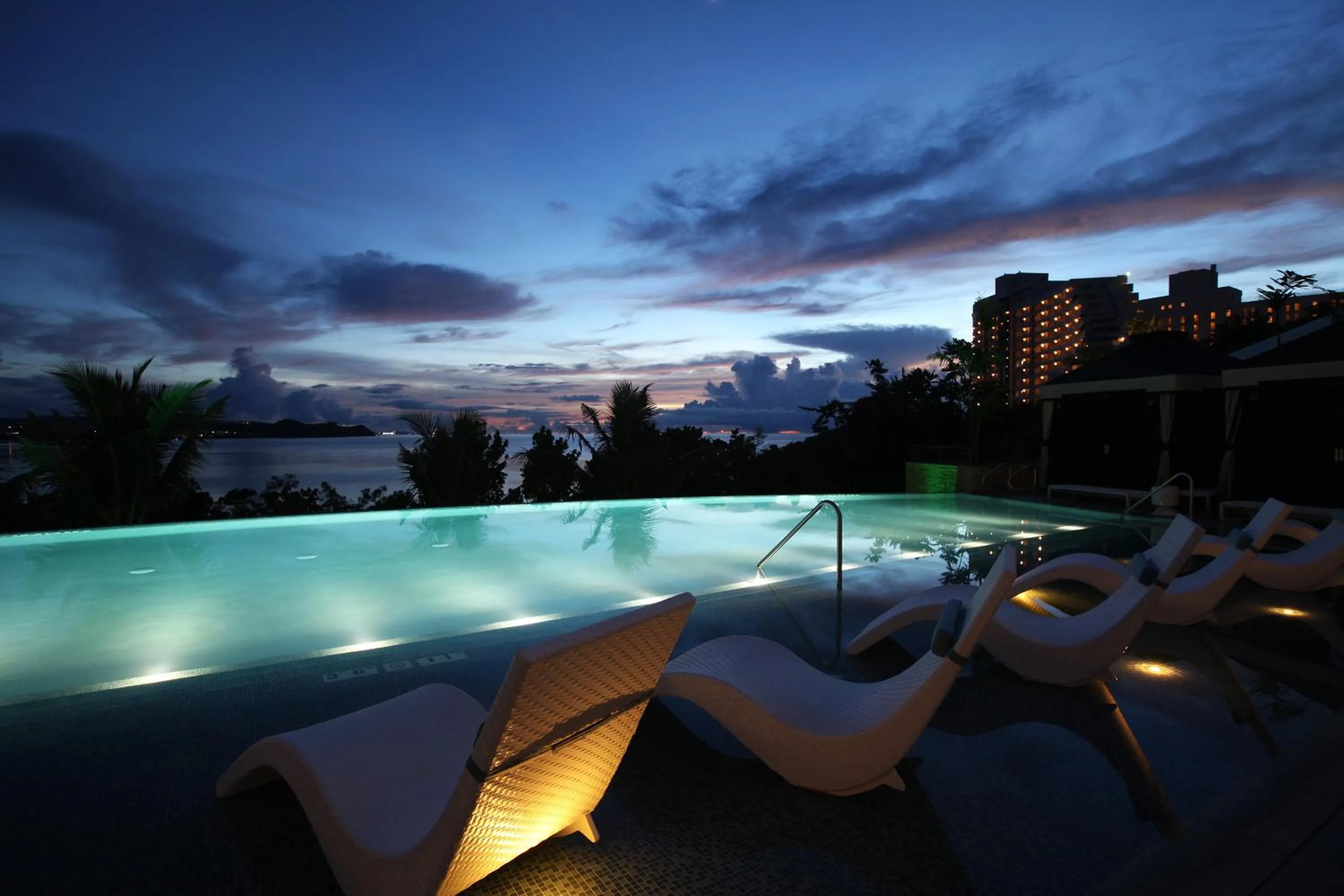 Swimming pool in Lotte Hotel Guam