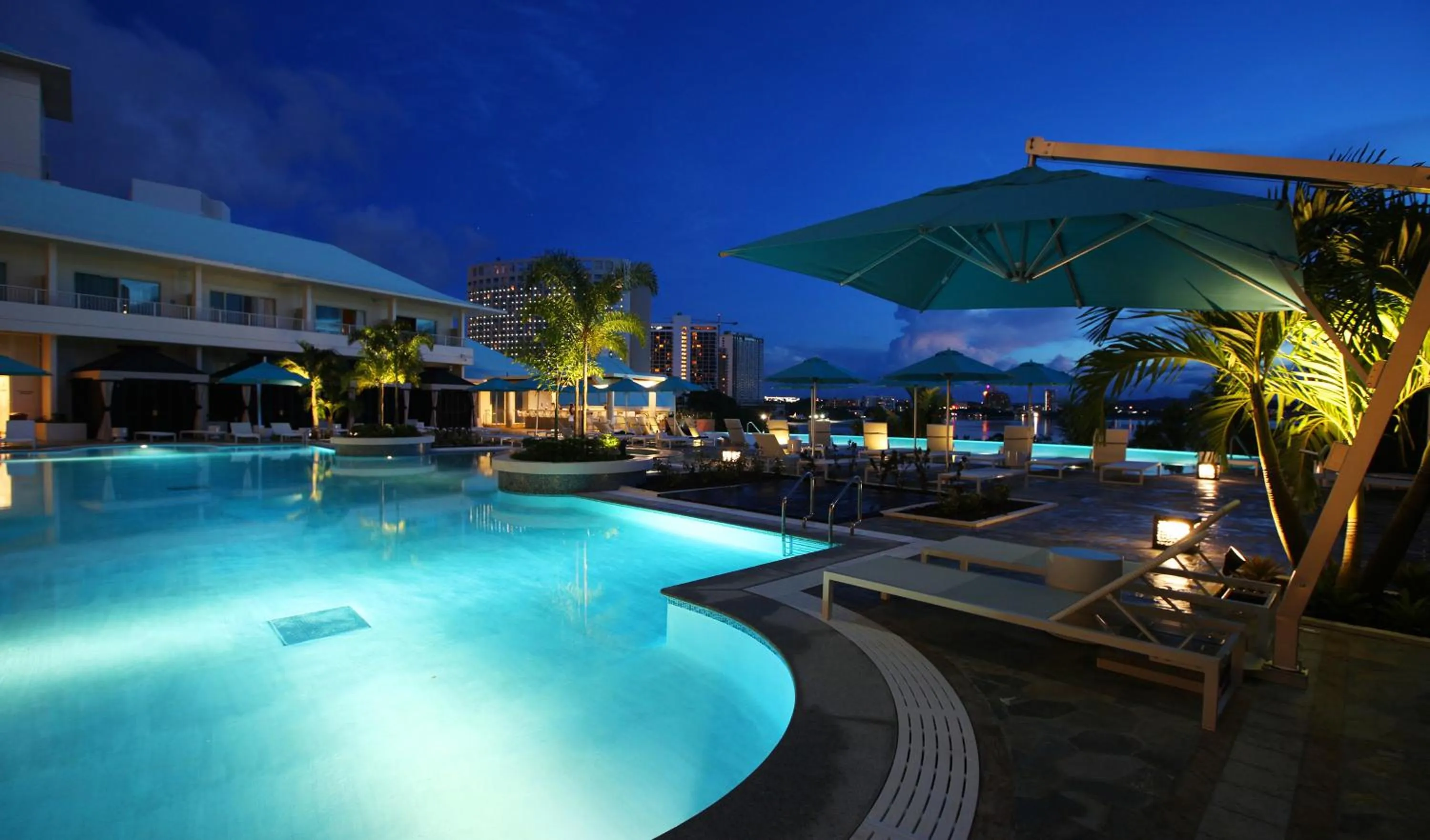 Swimming pool in Lotte Hotel Guam