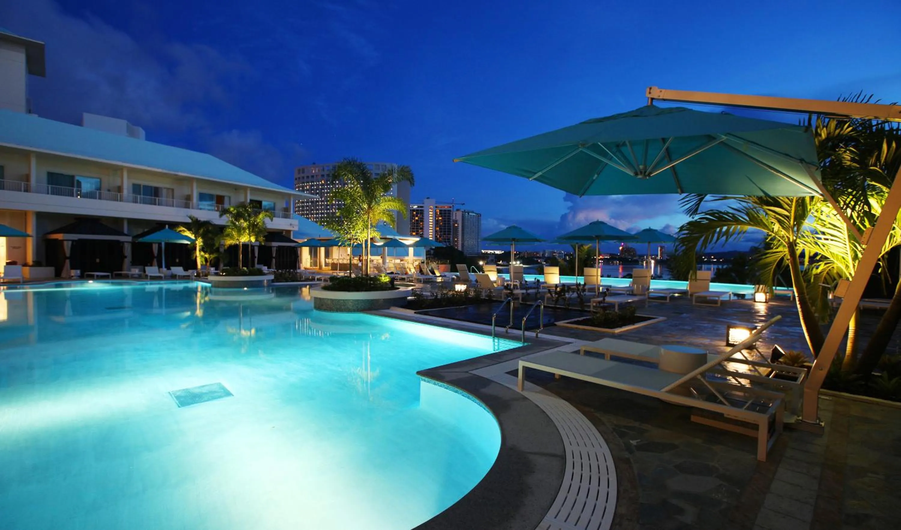Swimming pool in Lotte Hotel Guam
