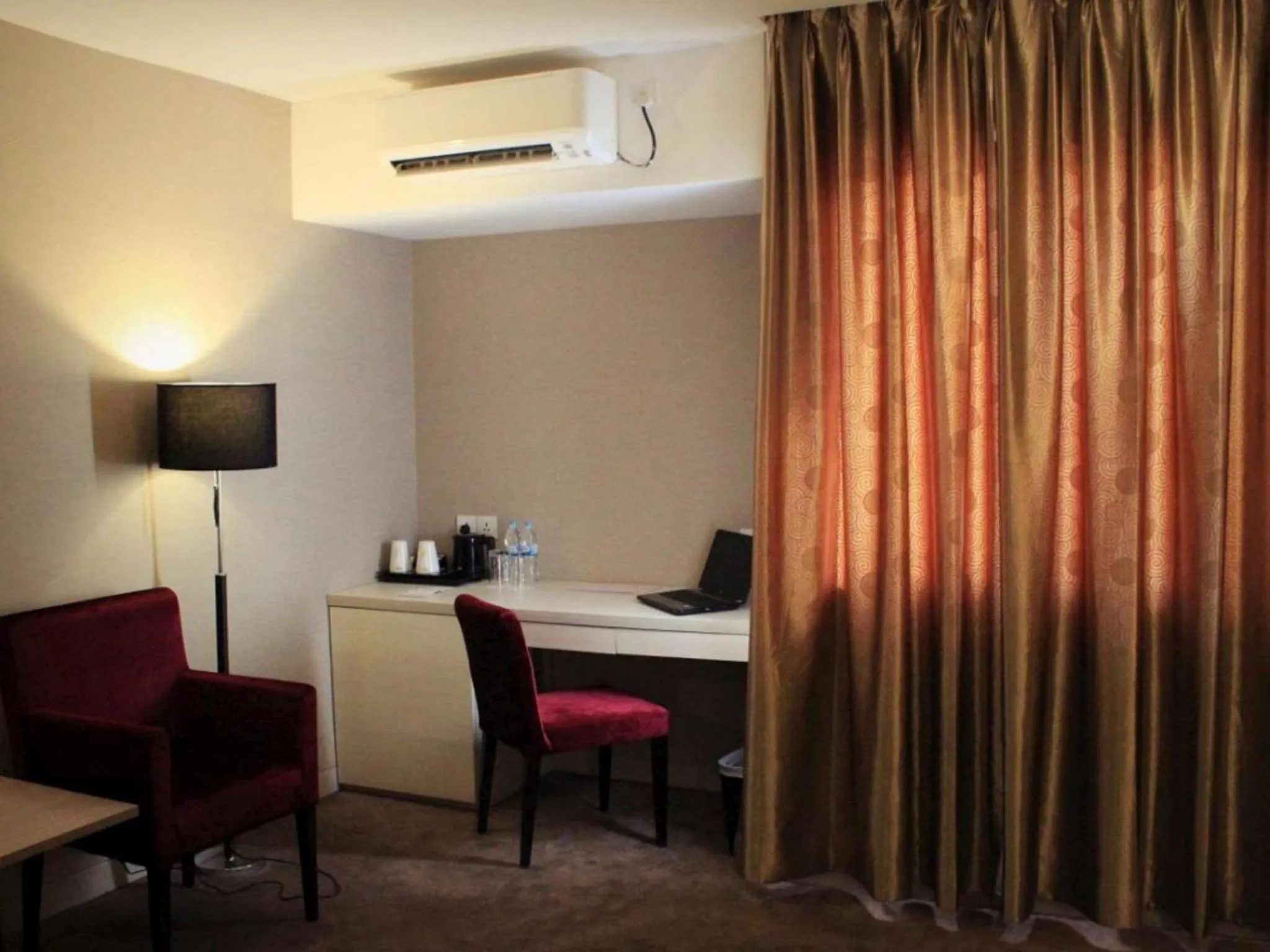 Biz Hotel Batam