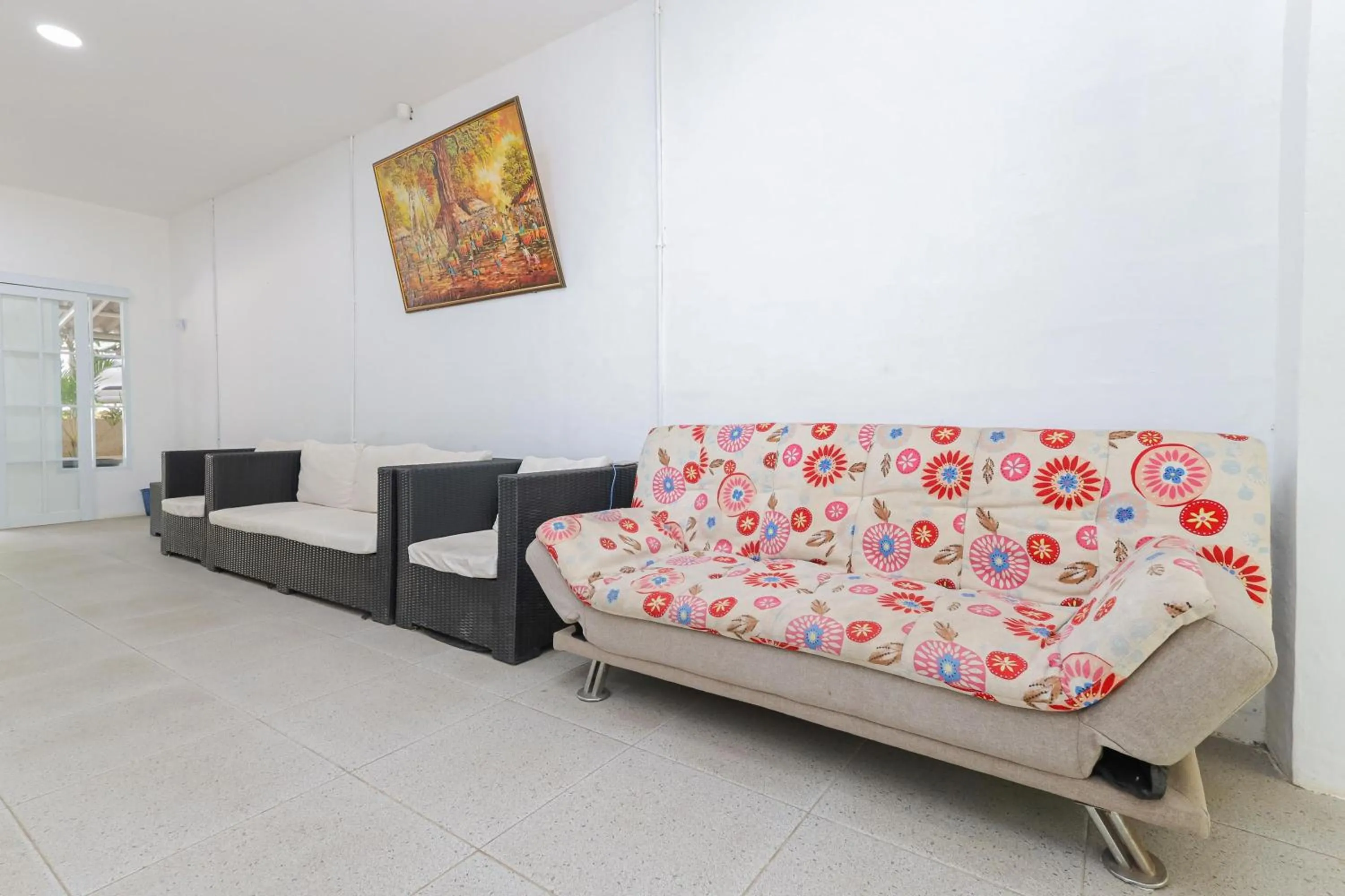 Living room in RedDoorz near RSUD Banten Serang