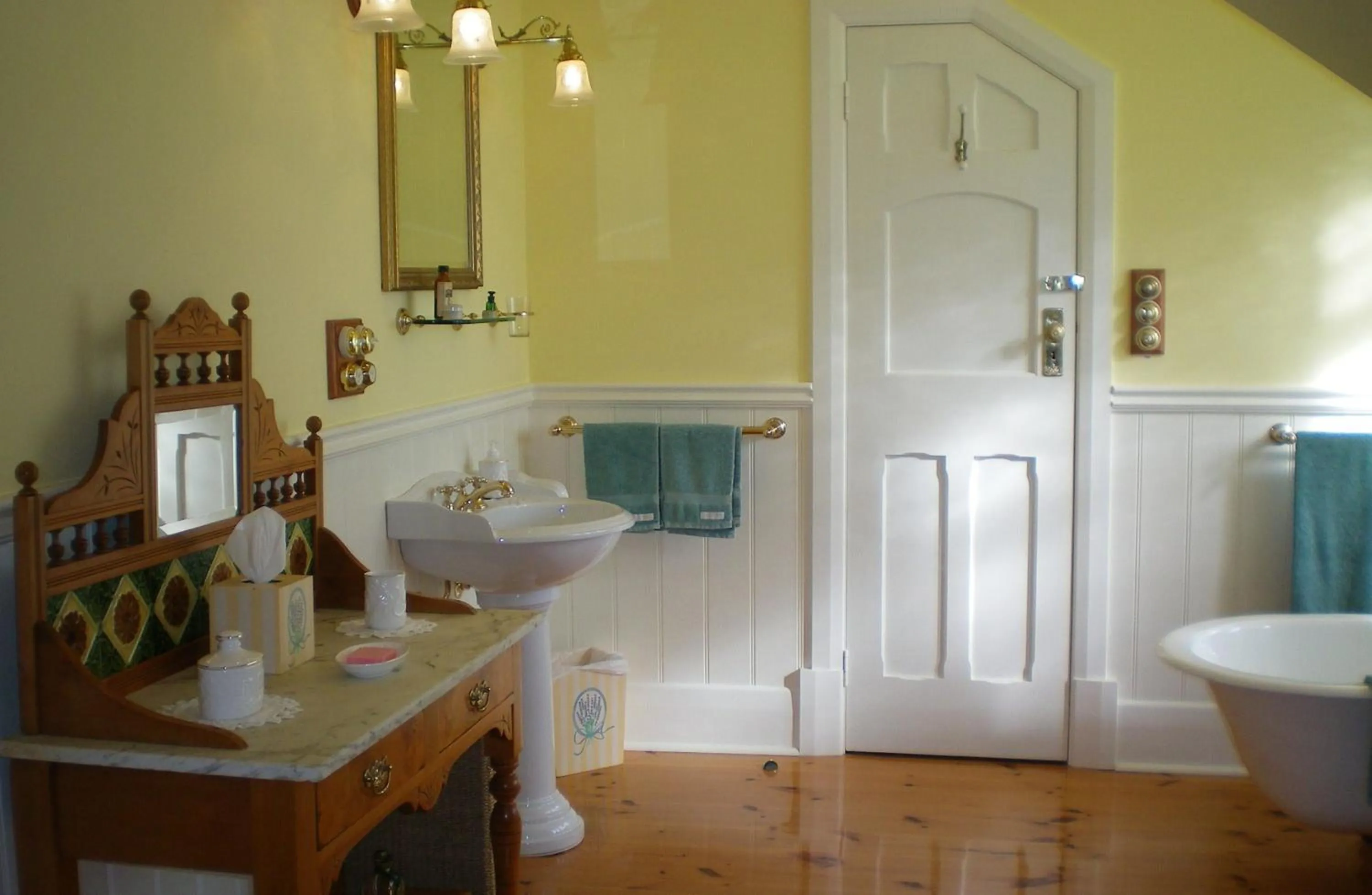 Bathroom in Water Bay Villa Bed & Breakfast