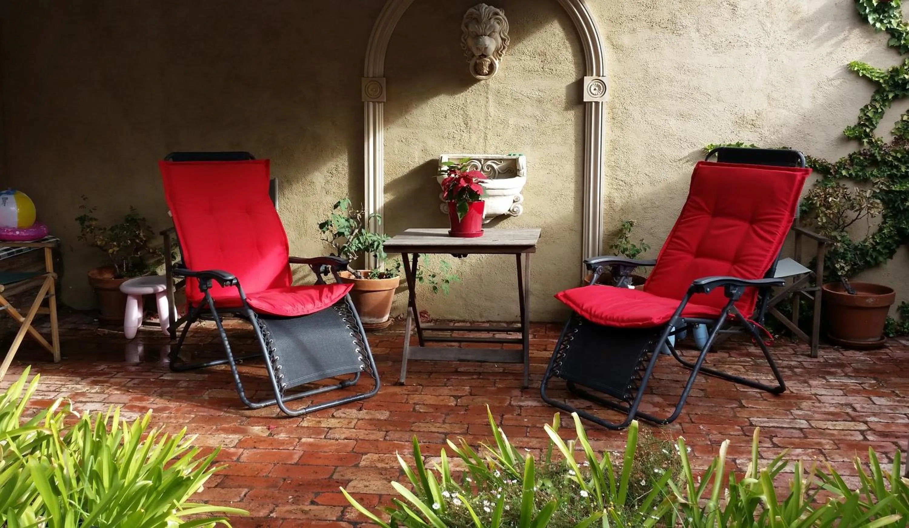 Balcony/Terrace in Water Bay Villa Bed & Breakfast