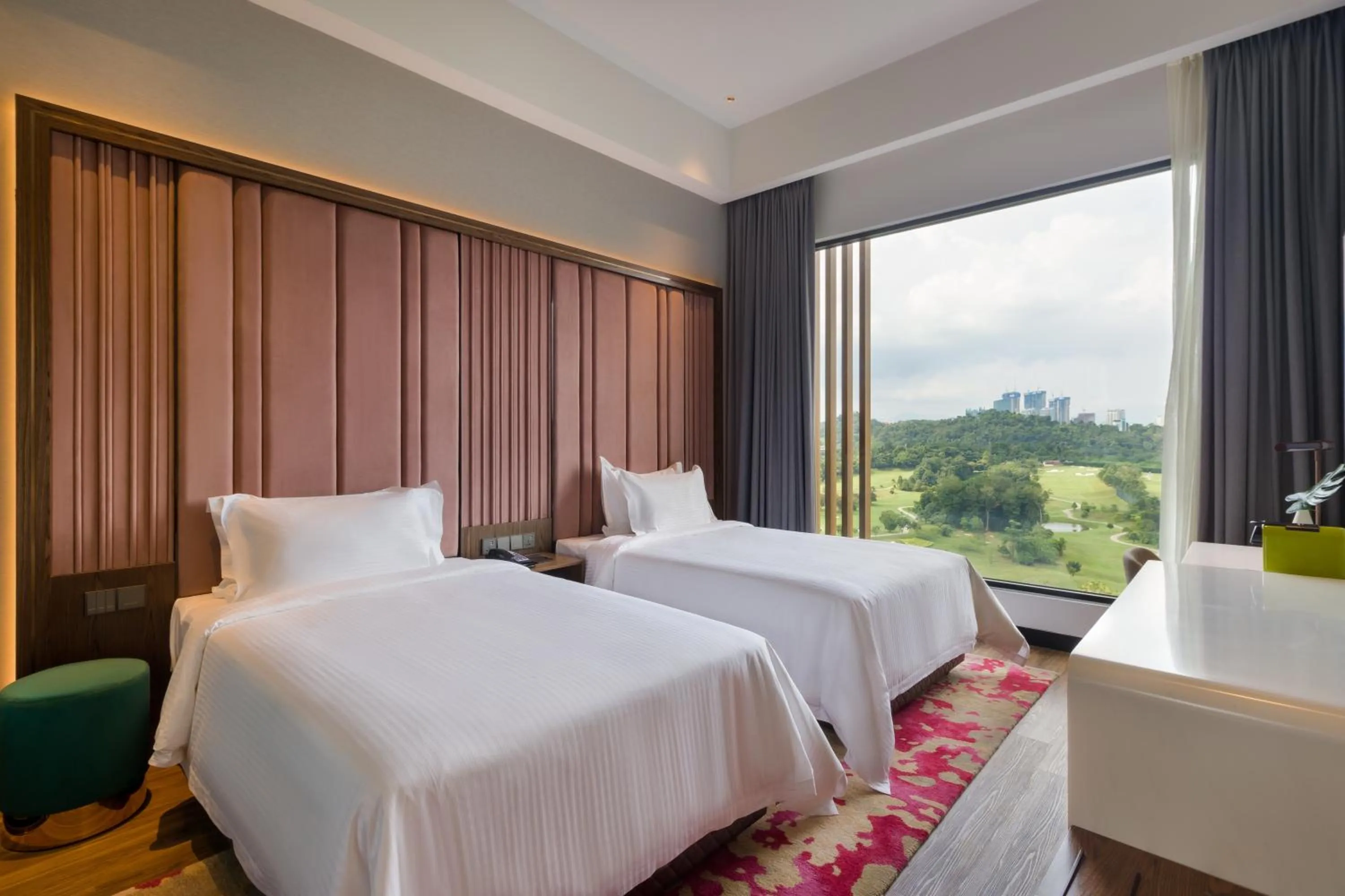 Bed in M Resort & Hotel Kuala Lumpur