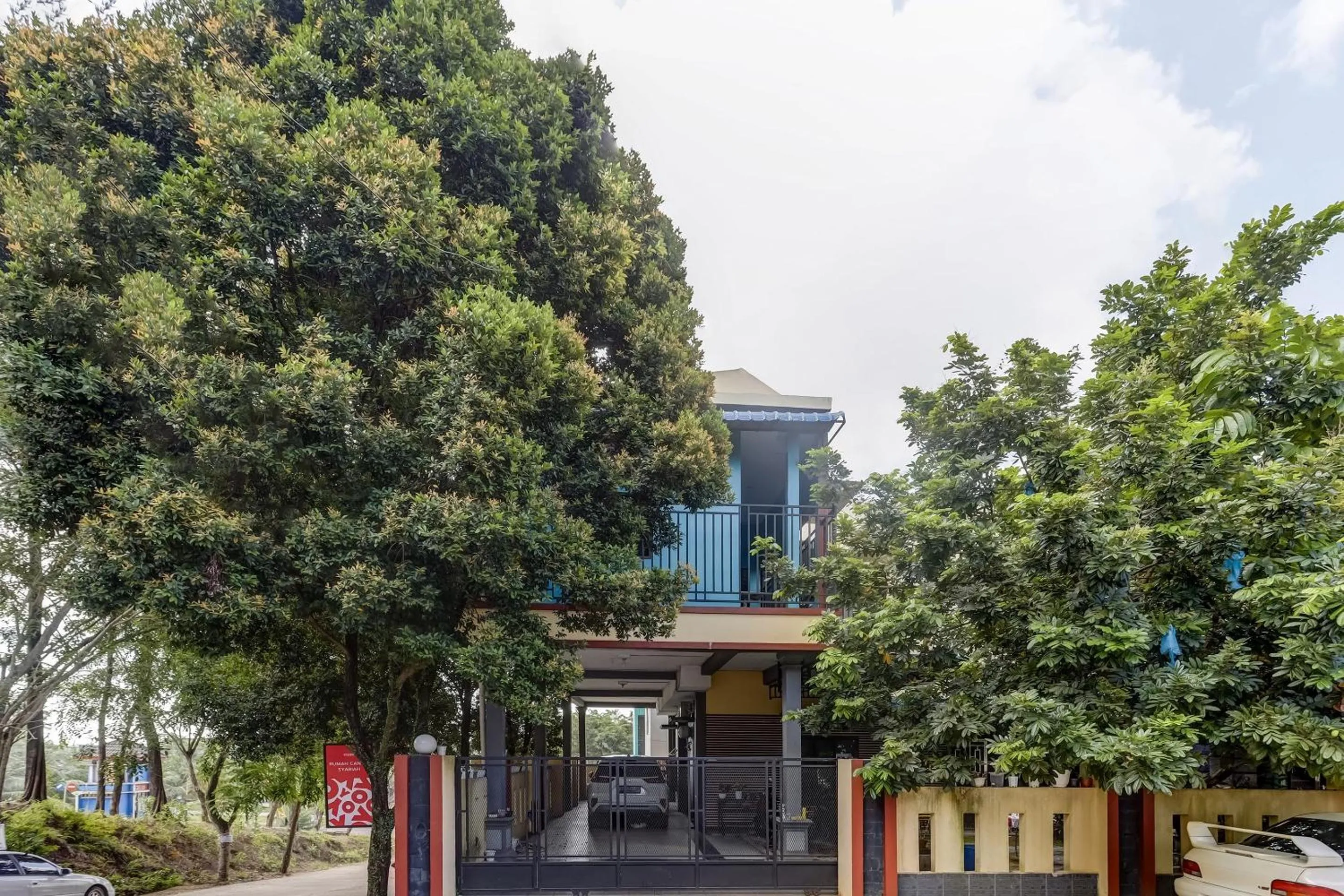 Facade/entrance in Hotel O Rumah Cantik Homestay Syariah