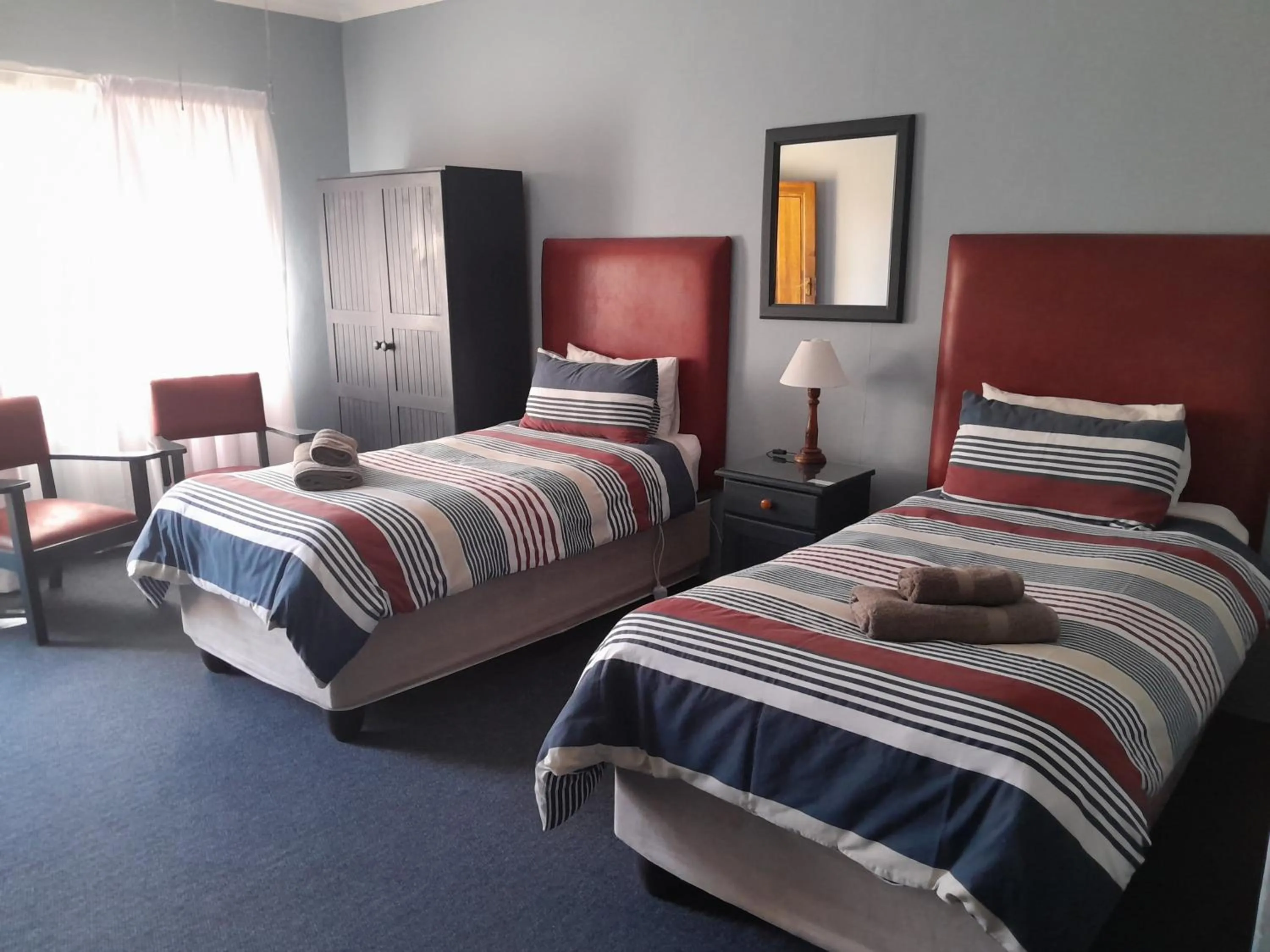 Property building, Bed in Obesa Lodge