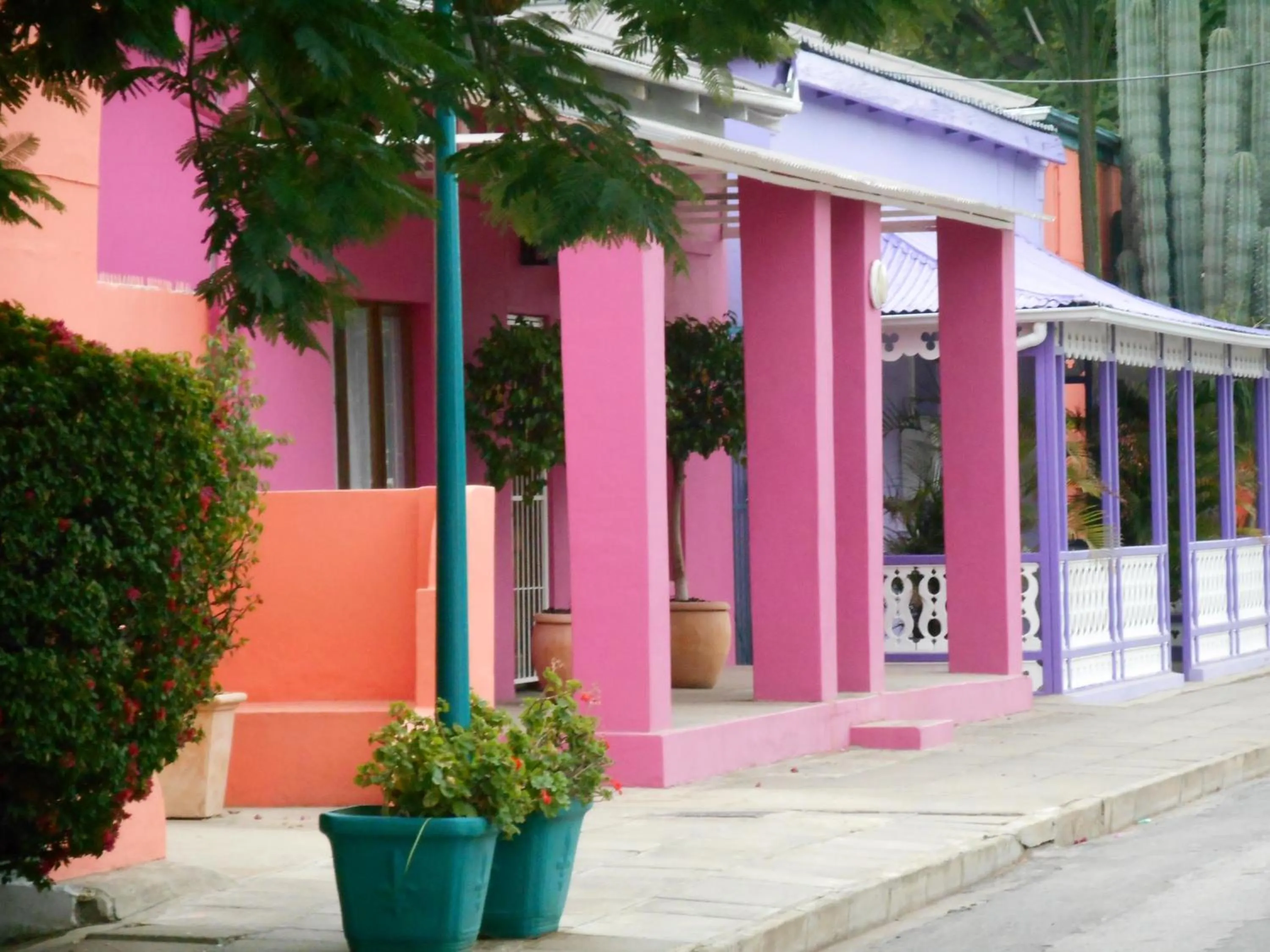 Facade/entrance in Obesa Lodge
