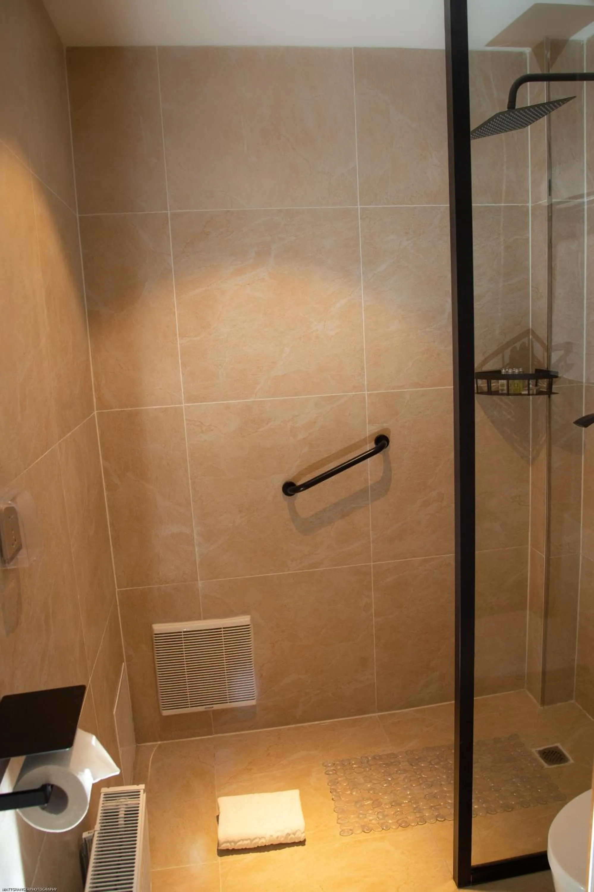 Shower in Bayangol Hotel