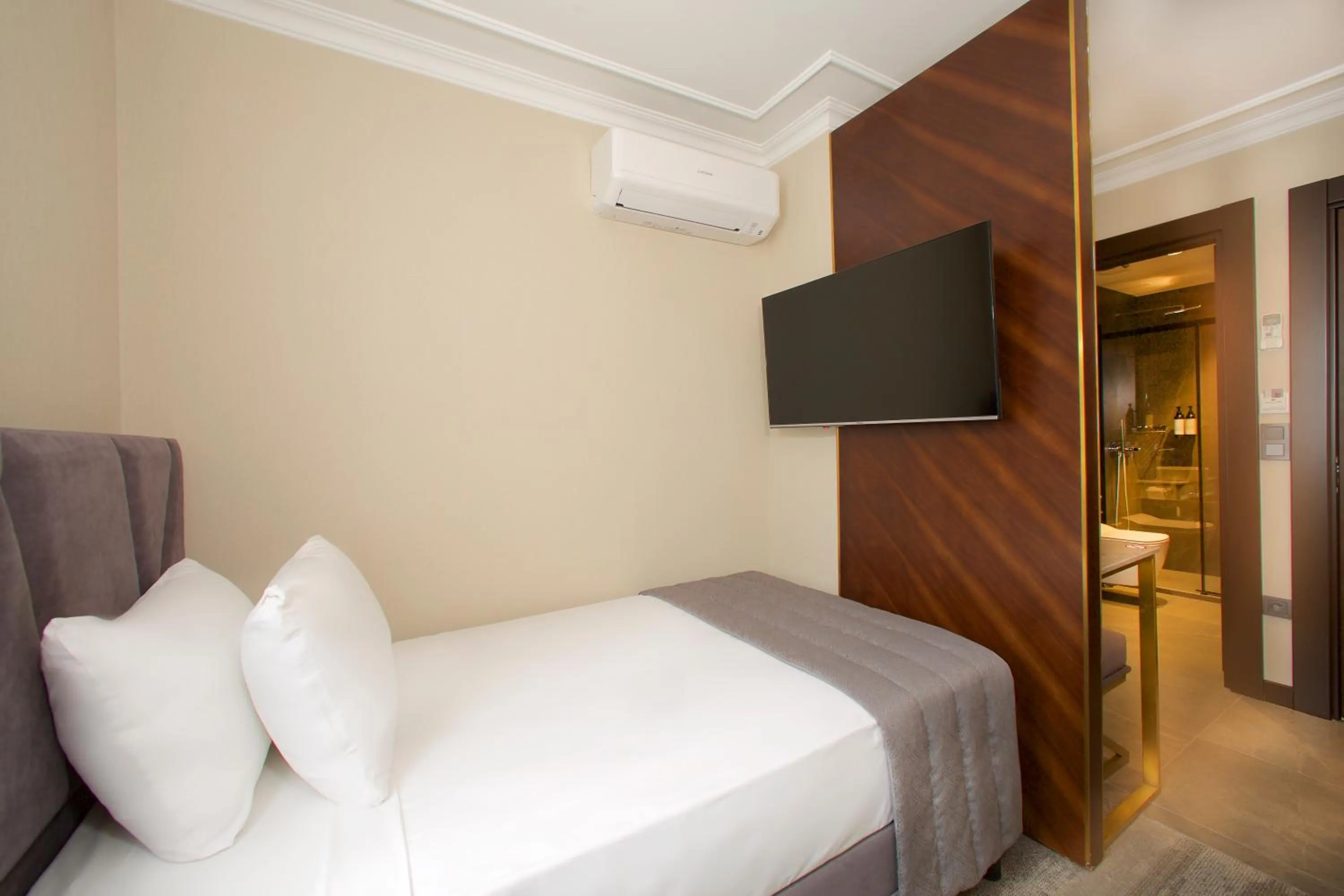 Bedroom, Bed in Yusufpasa Konagi - Special Class