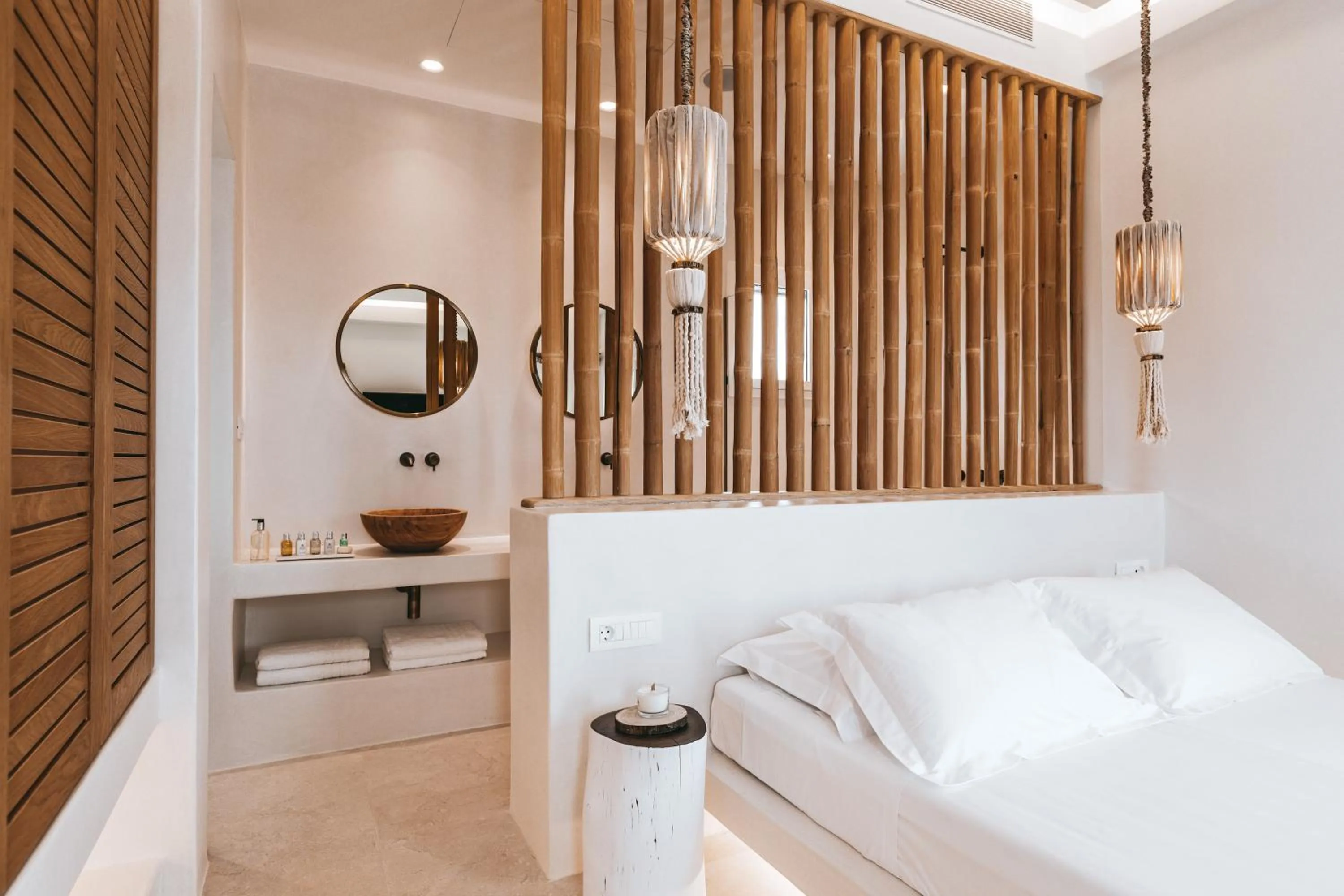 Bedroom, Bed in Cocopalm Villas Naxos