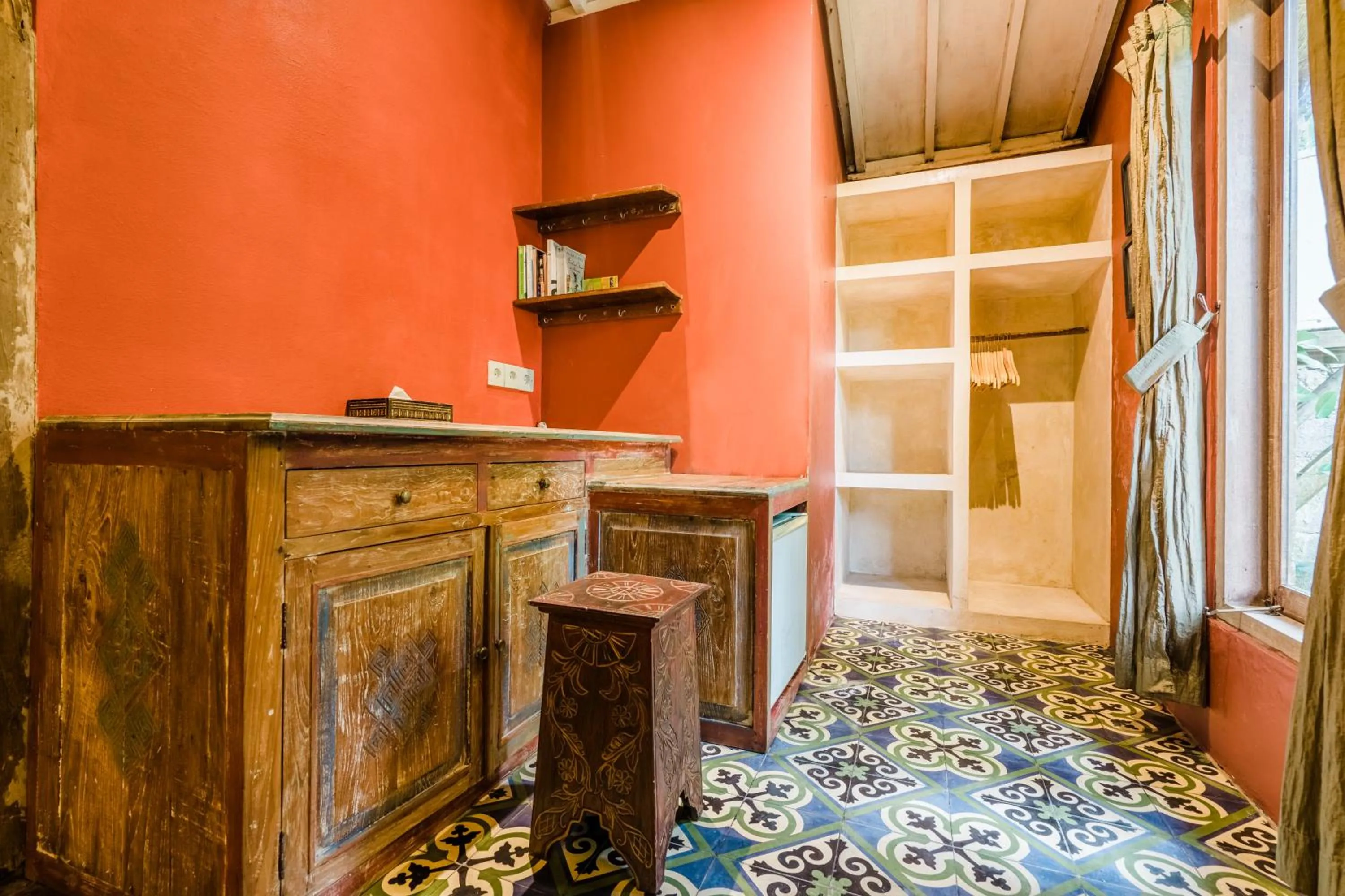 wardrobe in Aalaya Villa by Betterplace