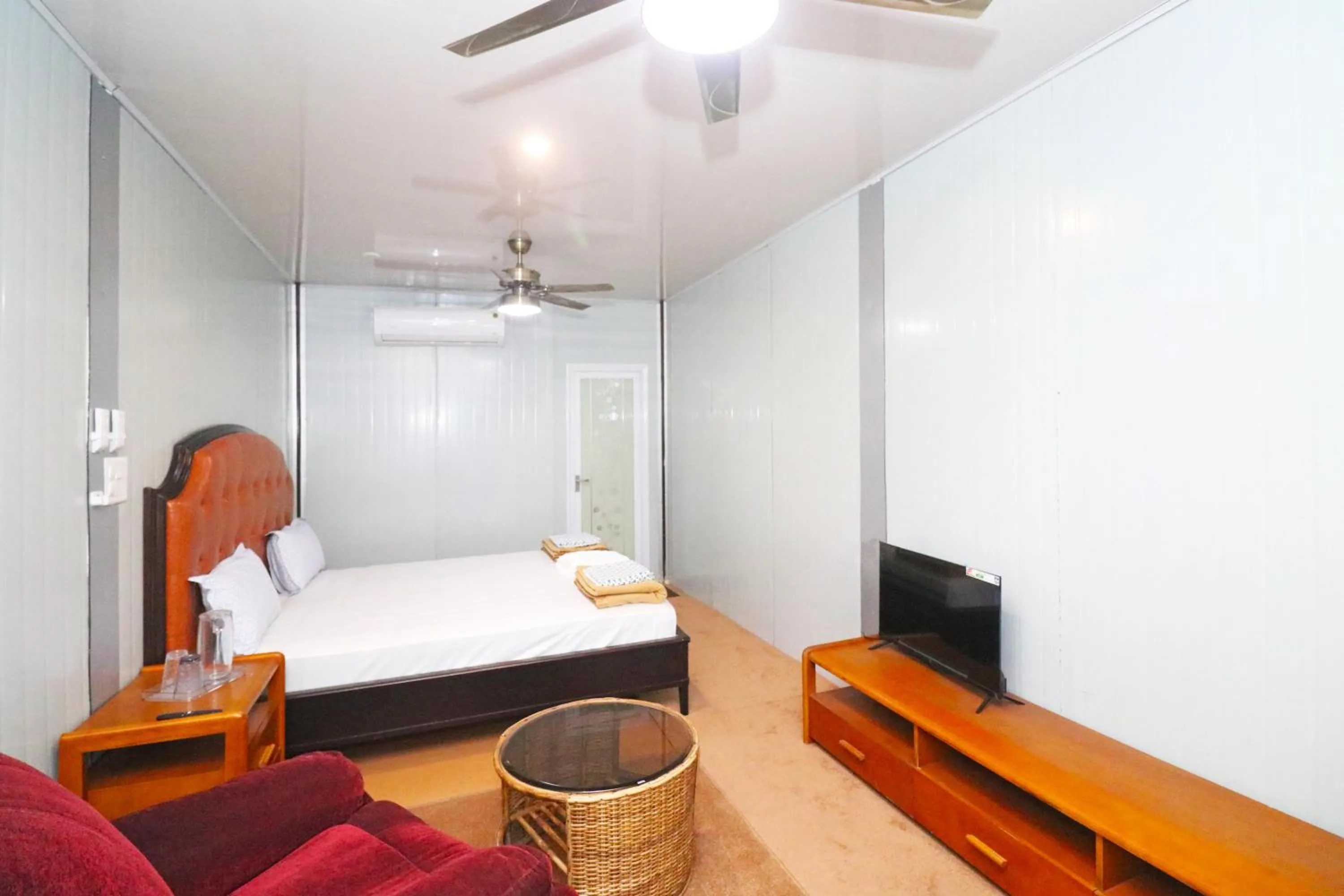 Bed in HOTEL THE CUBE STAY