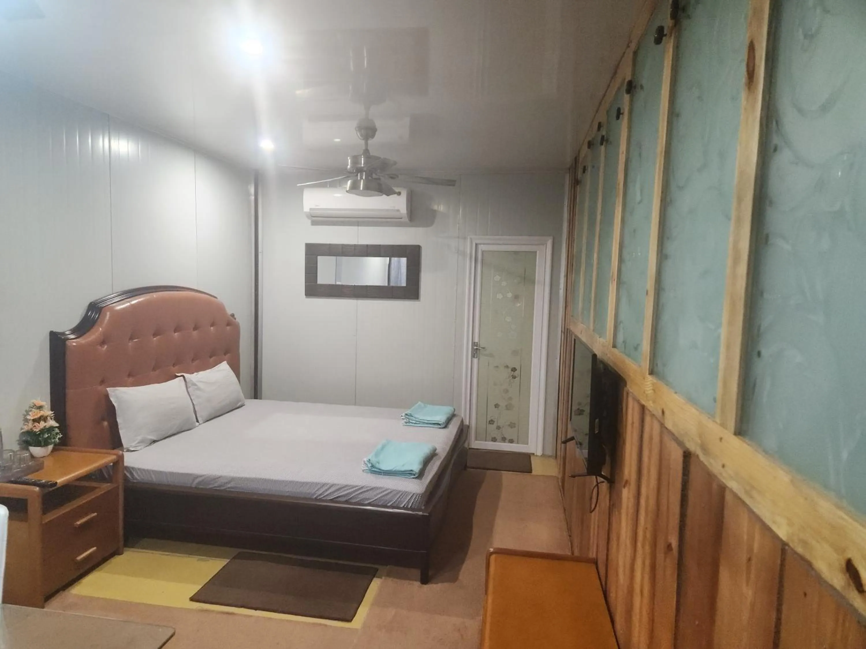 Bed in HOTEL THE CUBE STAY