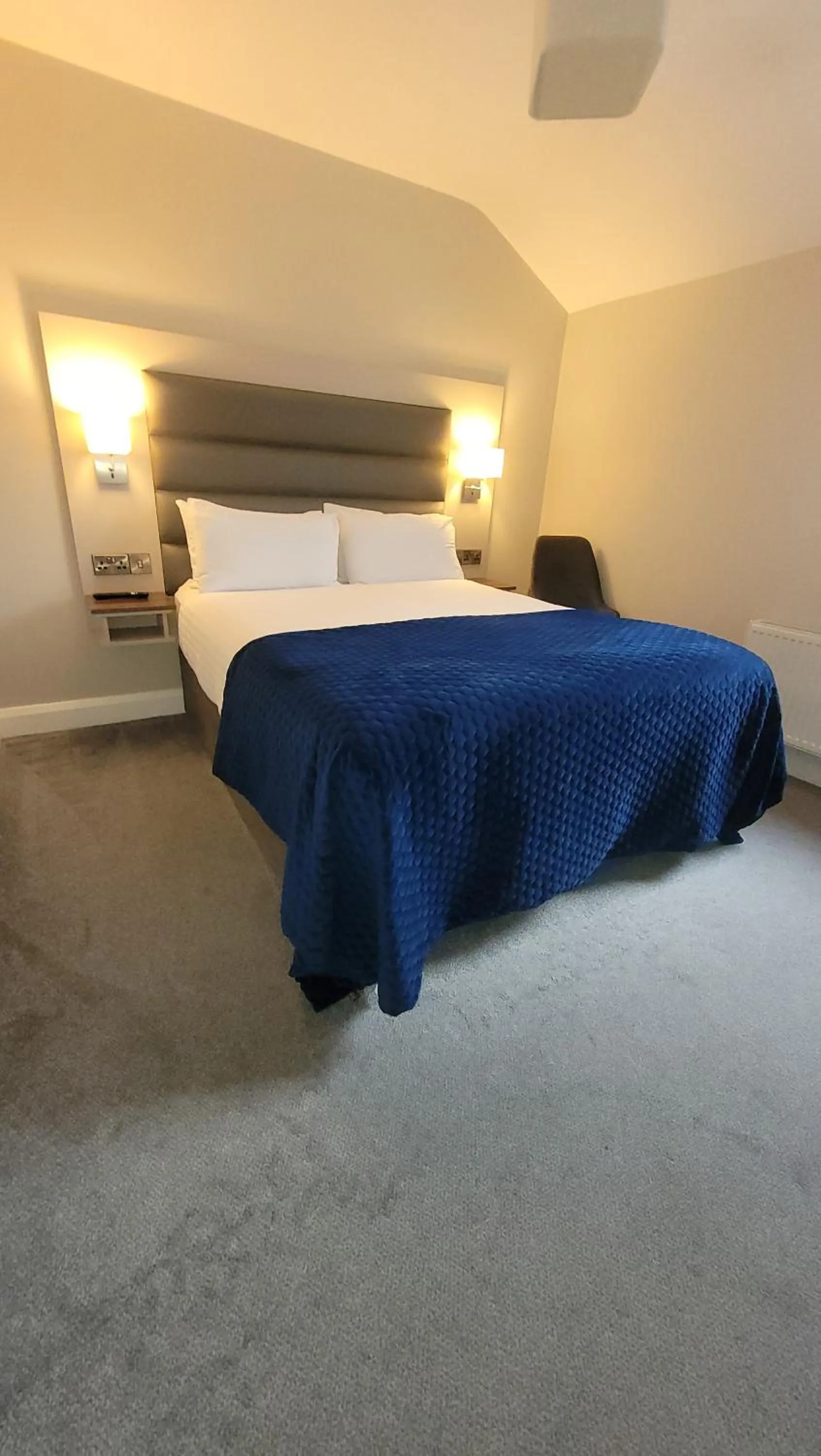 Bedroom, Bed in Murphy's Pub and Bed & Breakfast