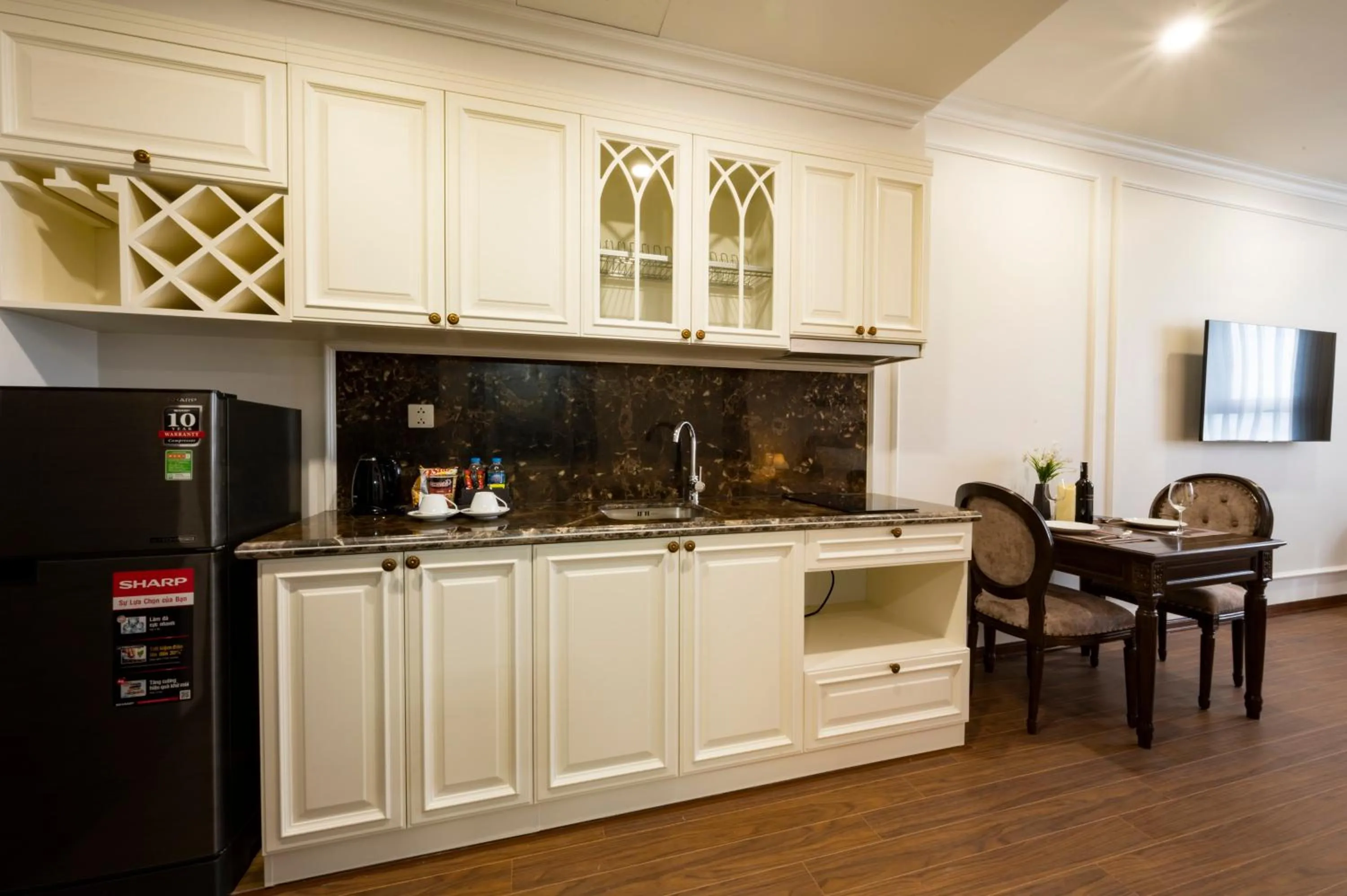 Kitchen or kitchenette in MADELISE HOTEL&APARTMENT