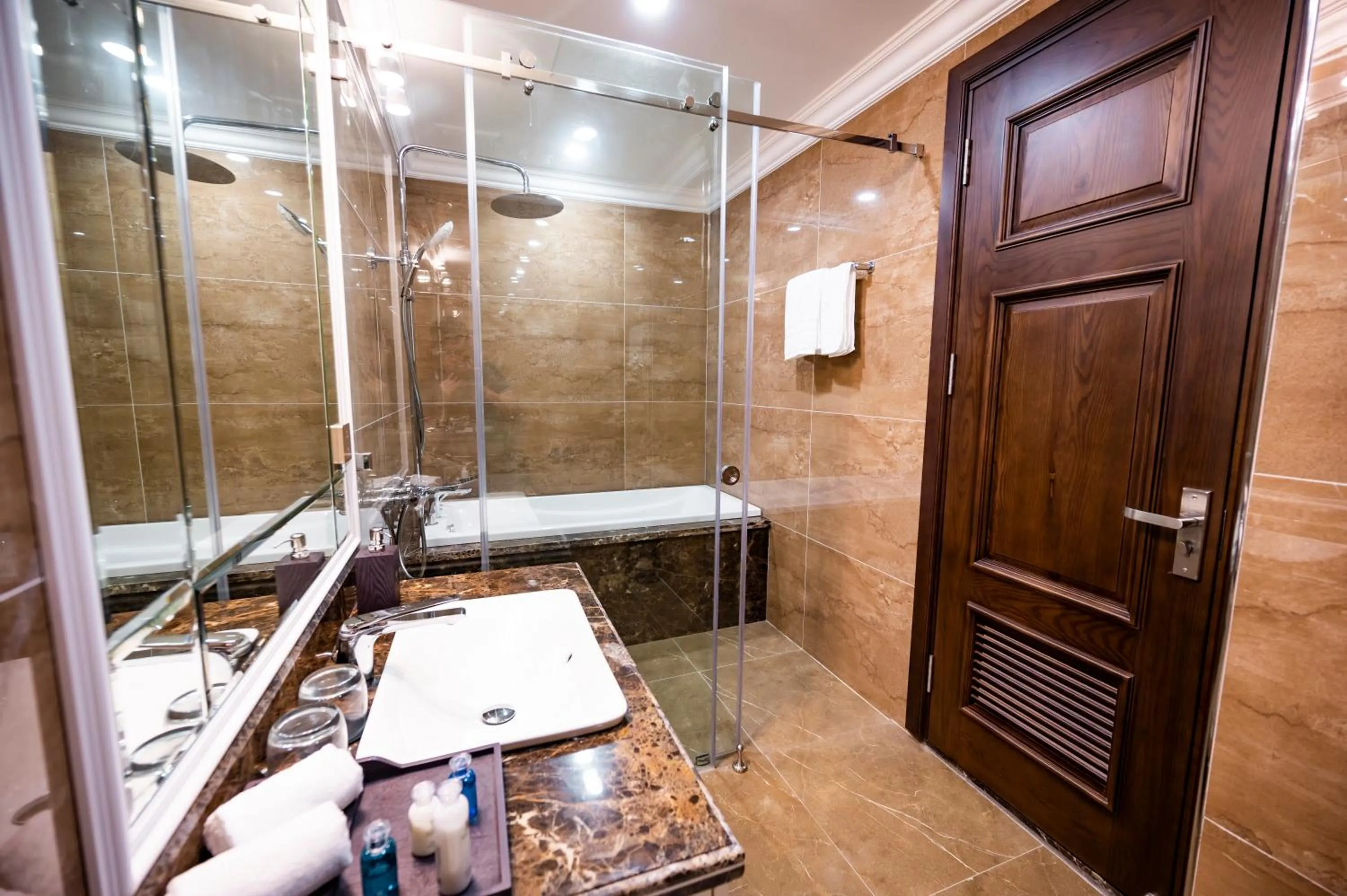 Bathroom in MADELISE HOTEL&APARTMENT