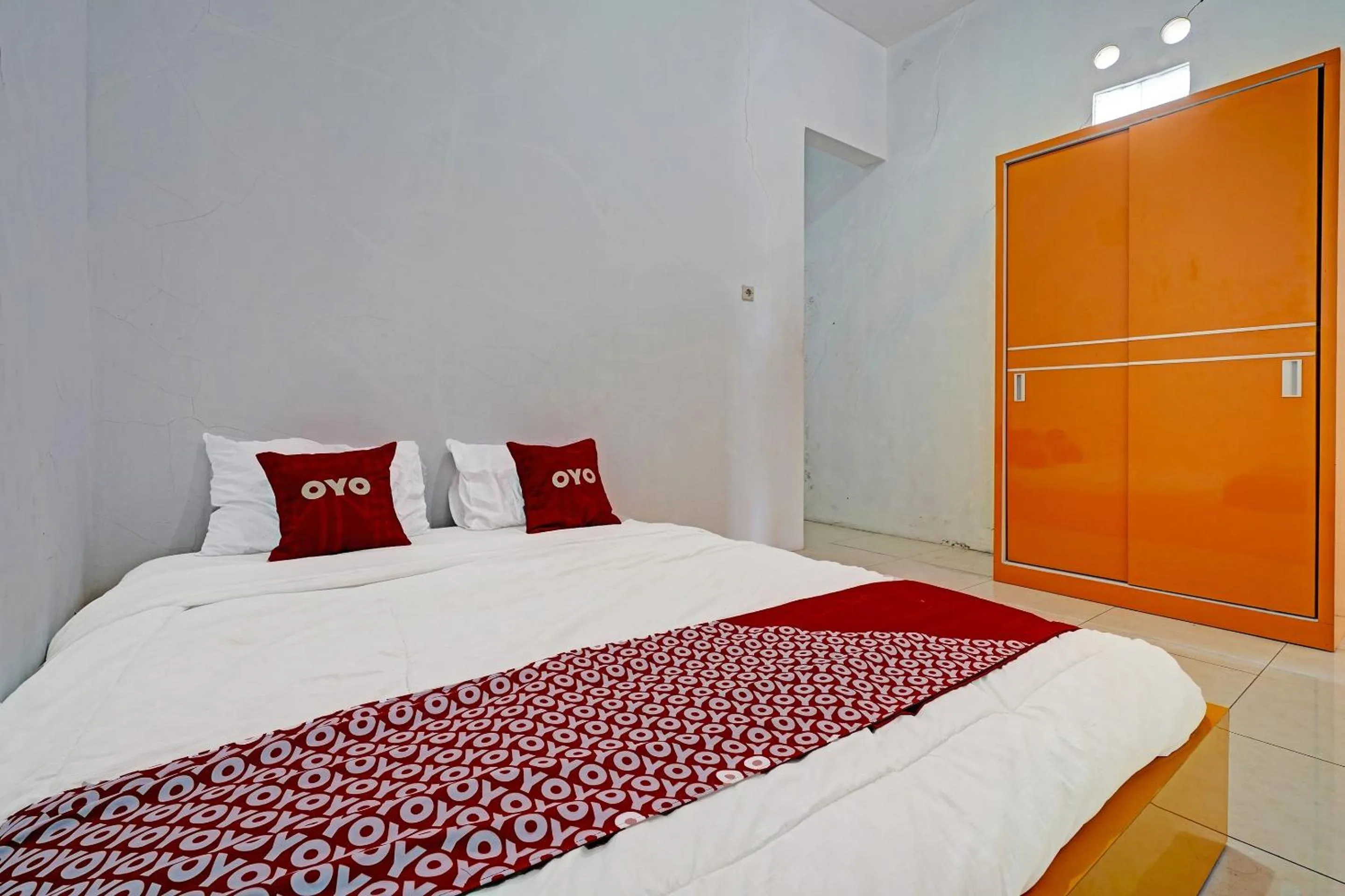 Bedroom, Bed in OYO 91329 Guest House Le-banon Syariah