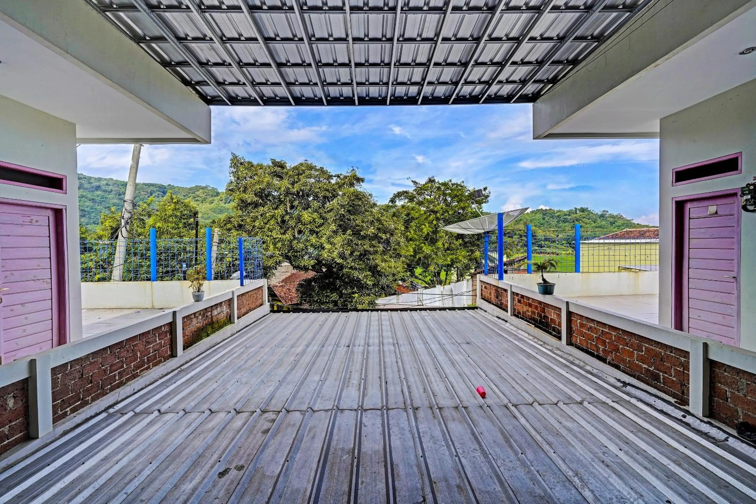 Lobby or reception in OYO 91329 Guest House Le-banon Syariah