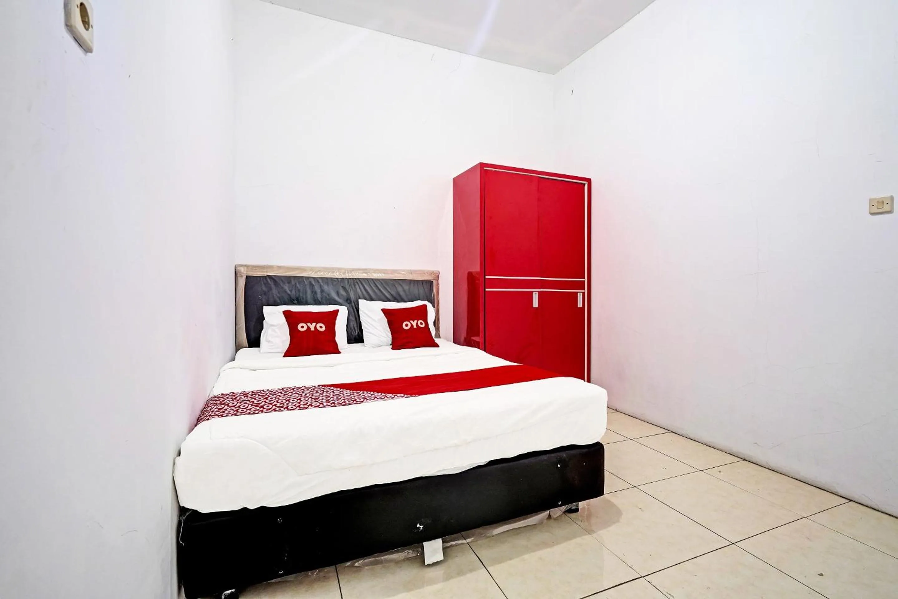 Bedroom, Bed in OYO 91329 Guest House Le-banon Syariah