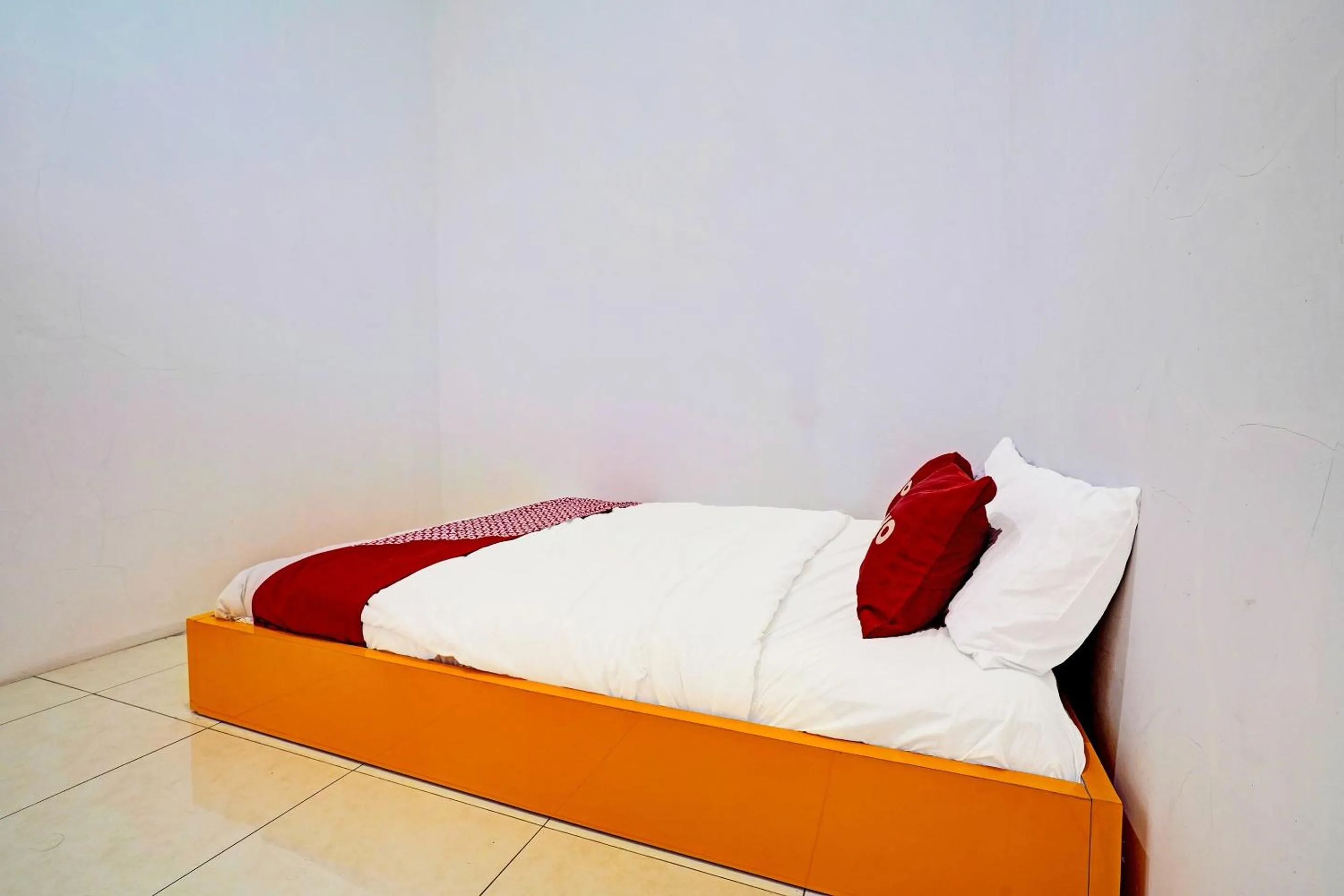 Bedroom, Bed in OYO 91329 Guest House Le-banon Syariah