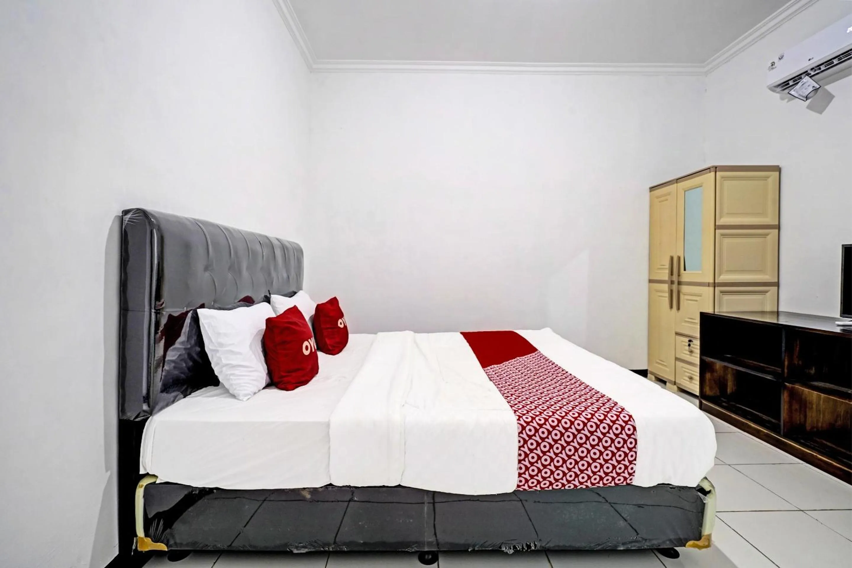 Bedroom, Bed in OYO 91334 Permata Papua Guest House