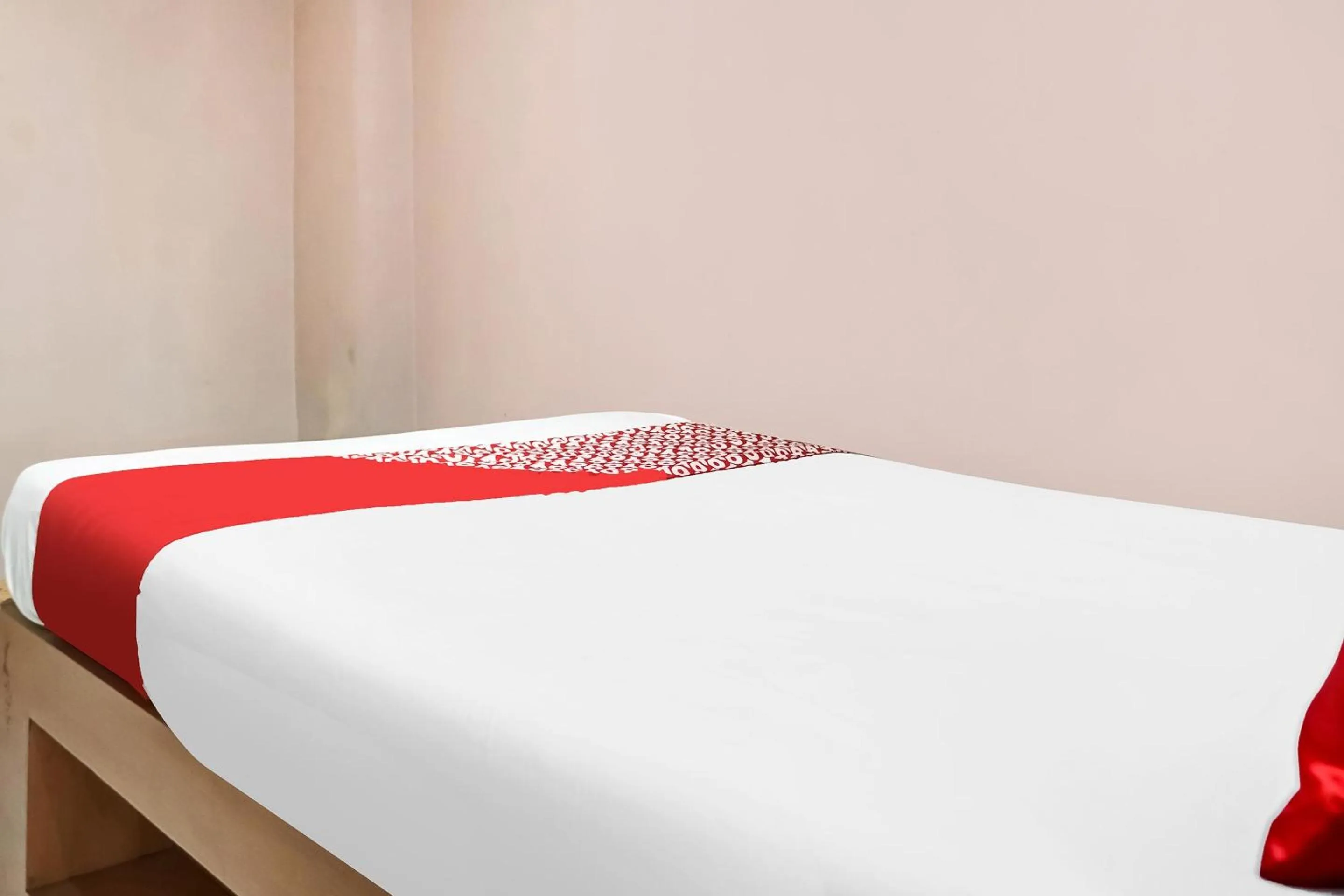 Bedroom, Bed in SPOT ON 91336 Guesthouse Tarumanegara