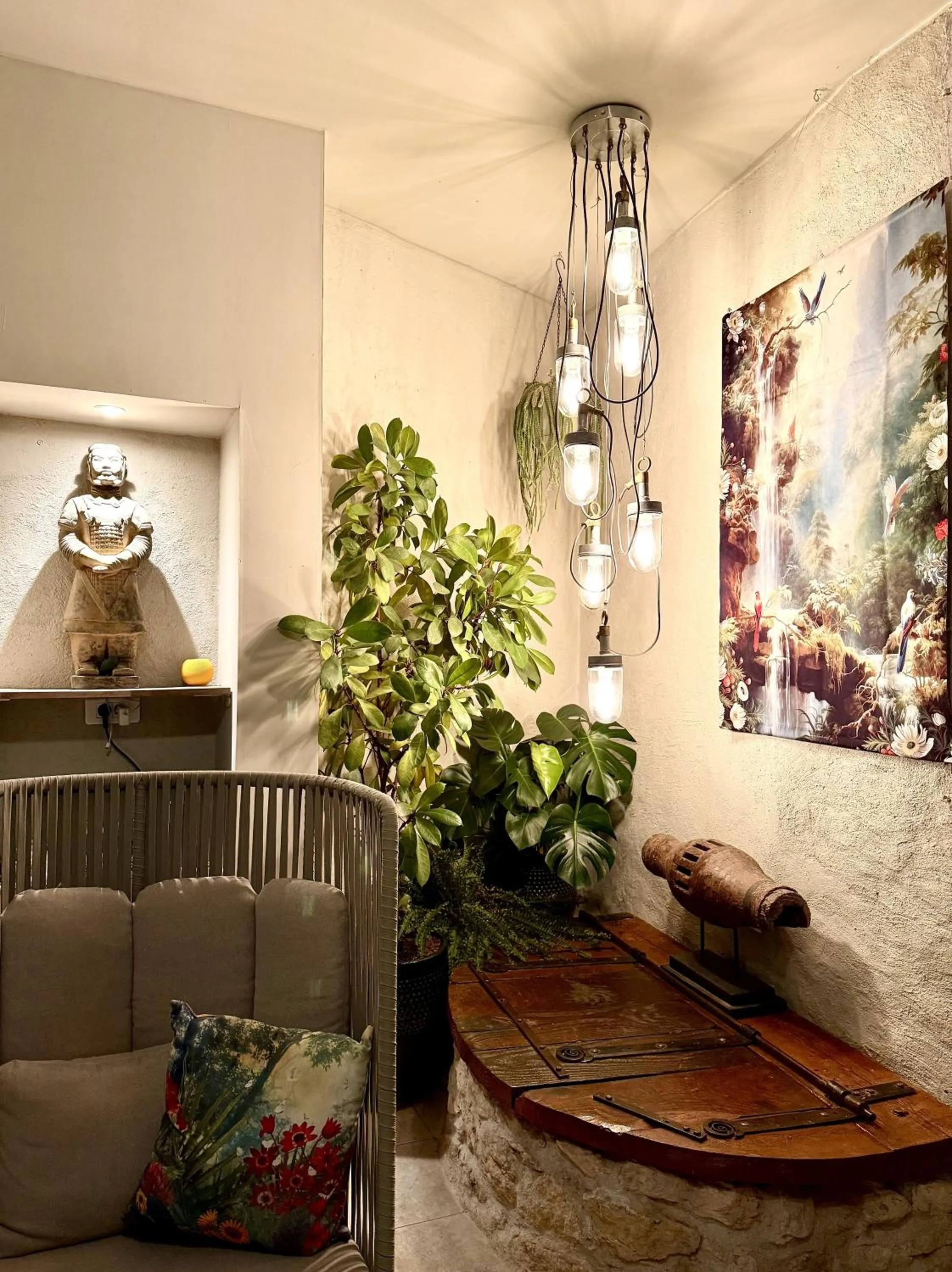 Patio in L'oiseau Bleu suite MERLE BLEU