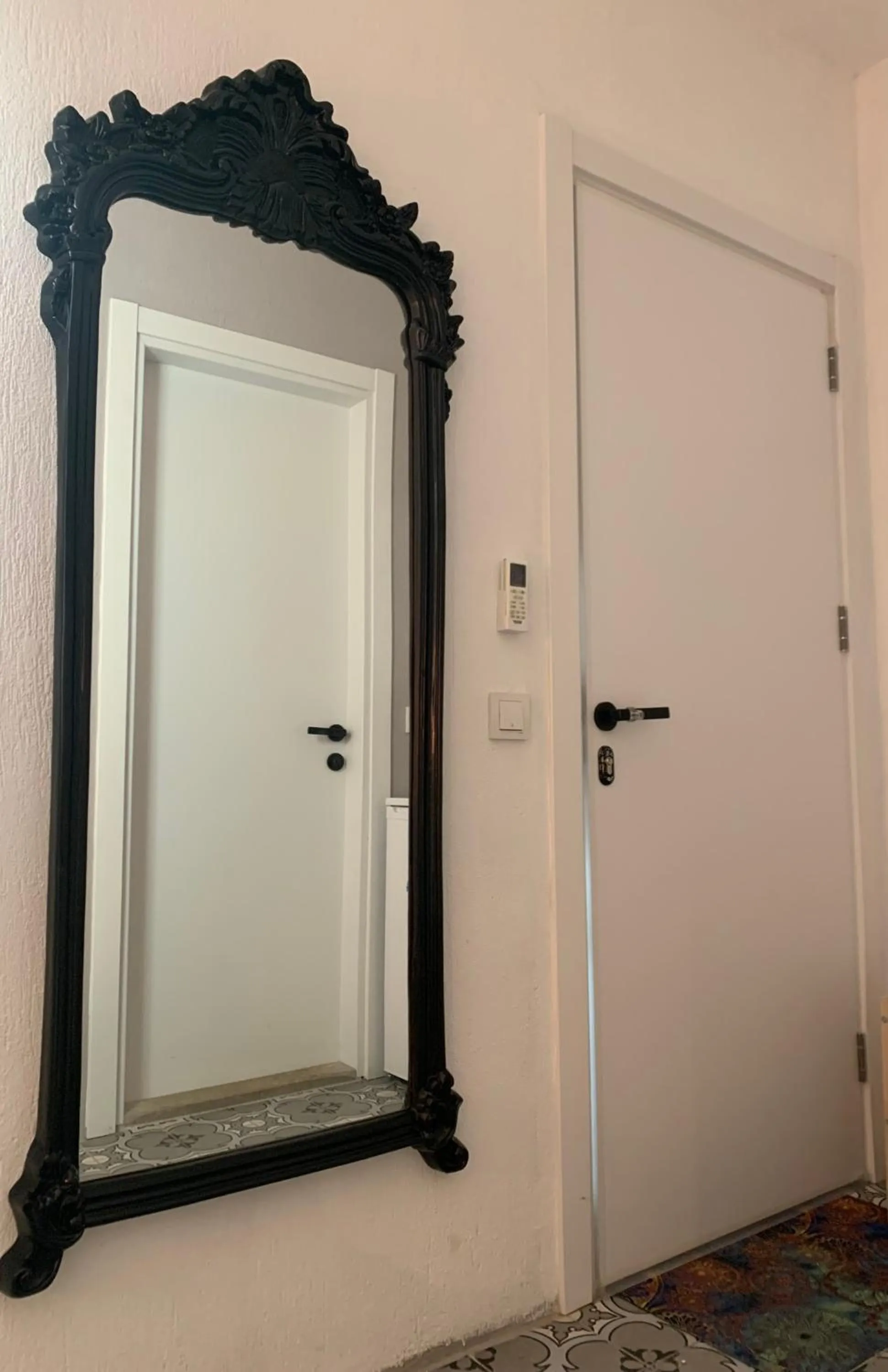 Facade/entrance in Arden's House