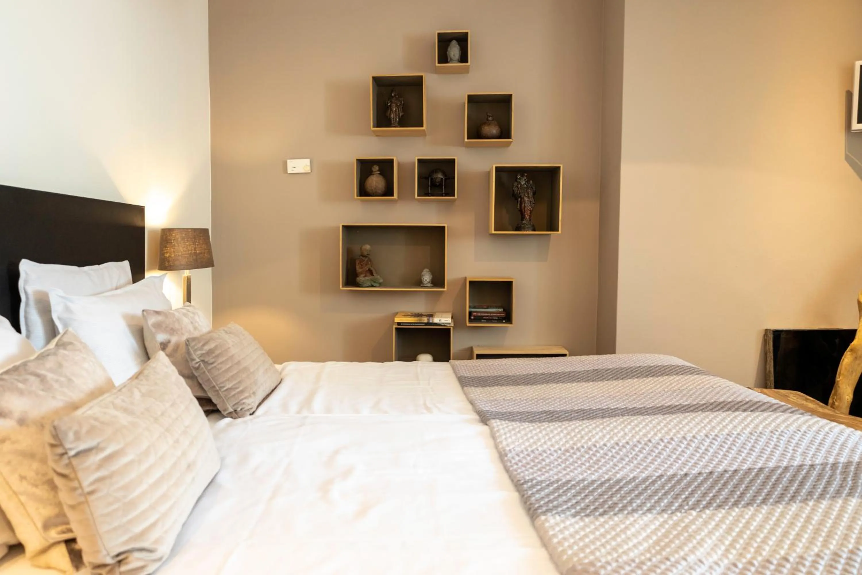 Bed in Bouteaque Hotel