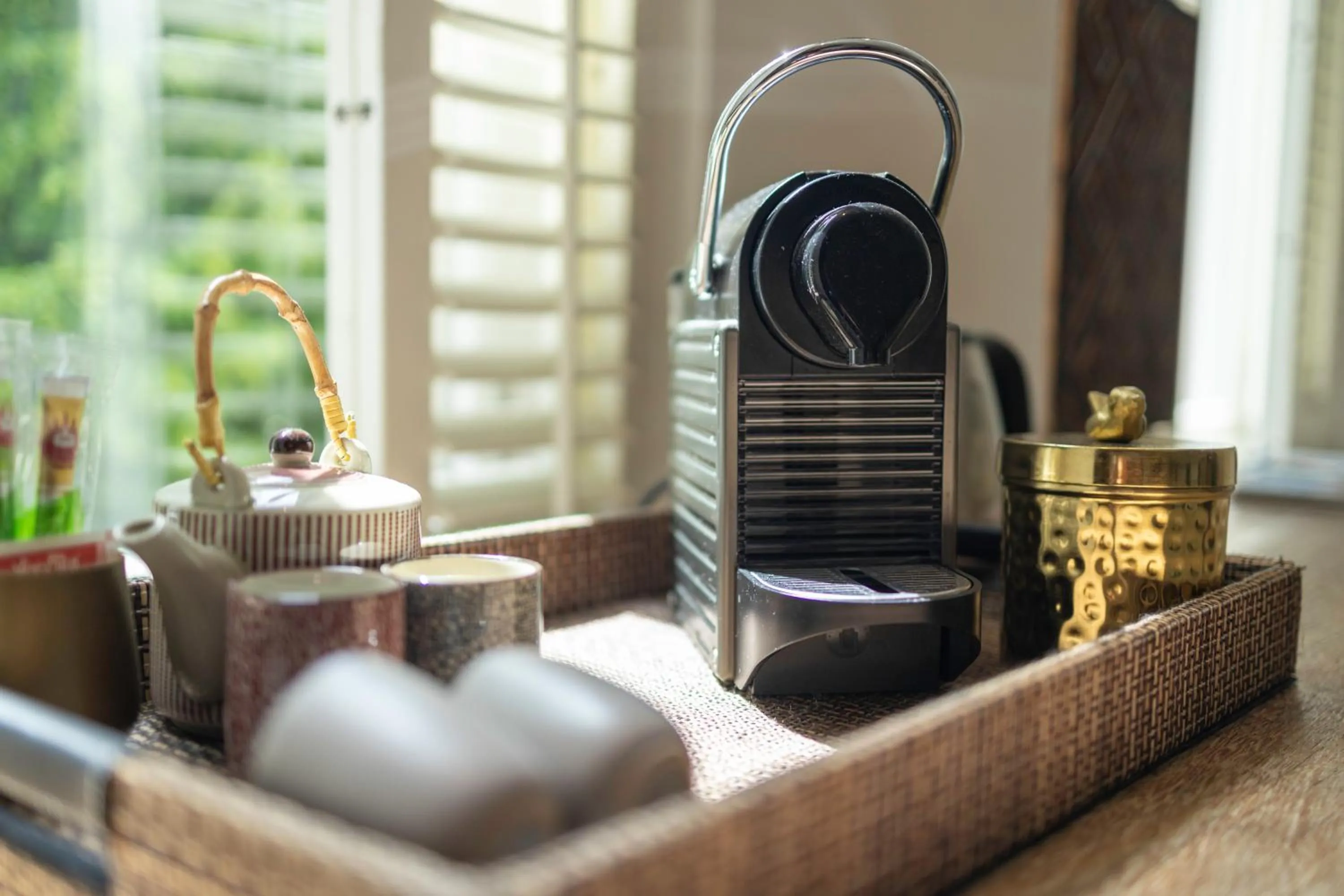 Coffee/tea facilities in Bouteaque Hotel