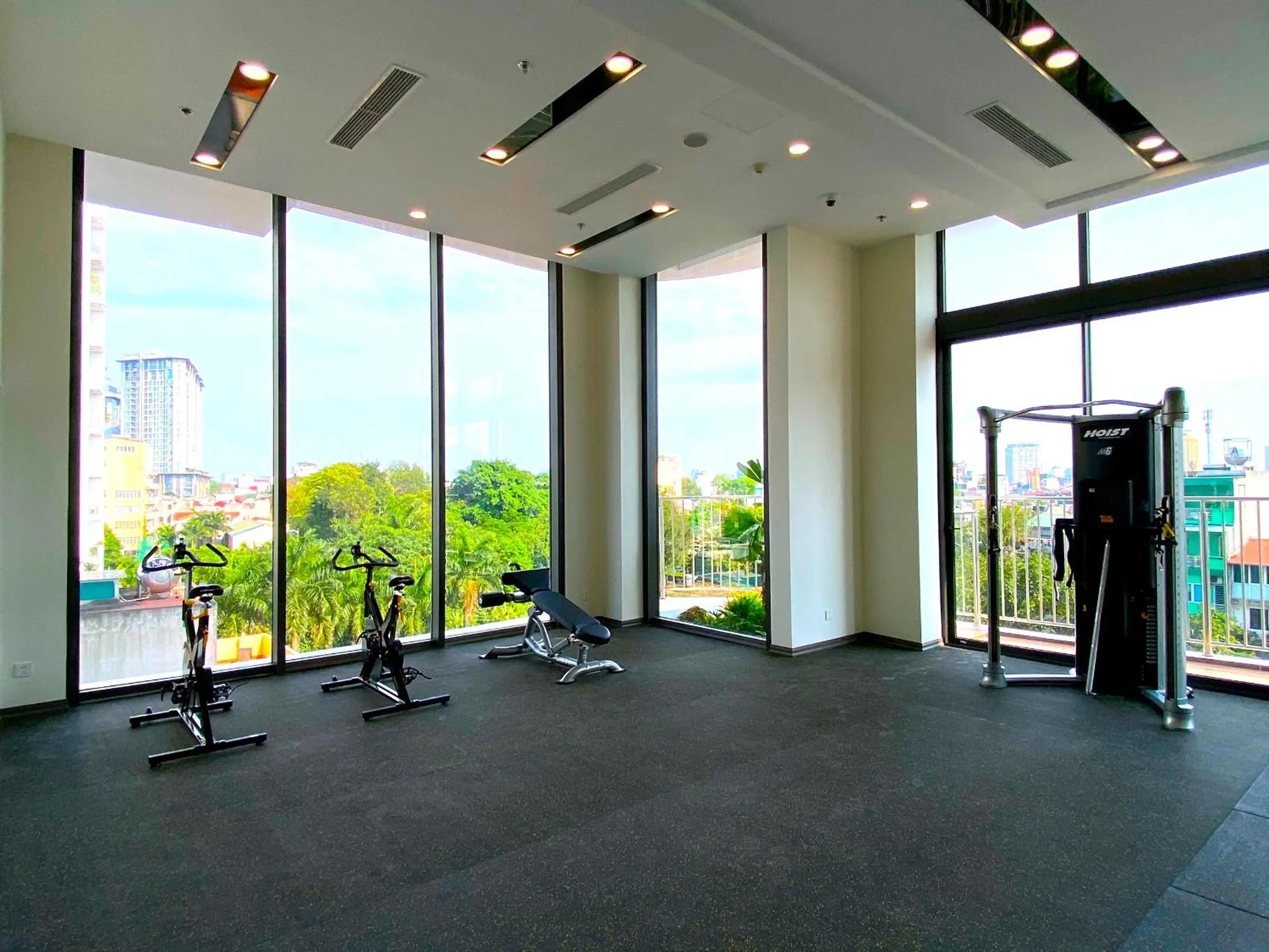 Fitness centre/facilities in Five Star Westlake 1st-4th Floors Hotel & Serviced Apartment