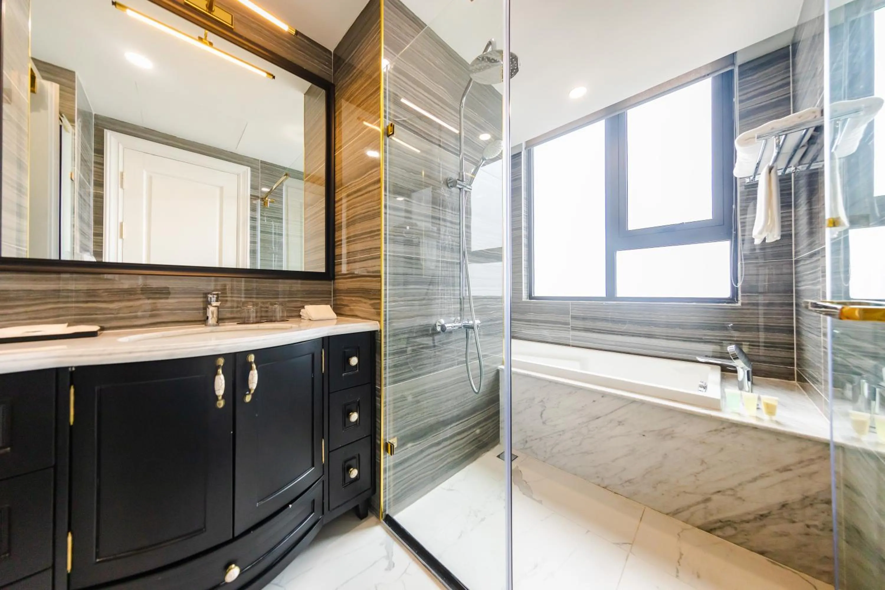 Five Star Westlake 1st-4th Floors Hotel & Serviced Apartment