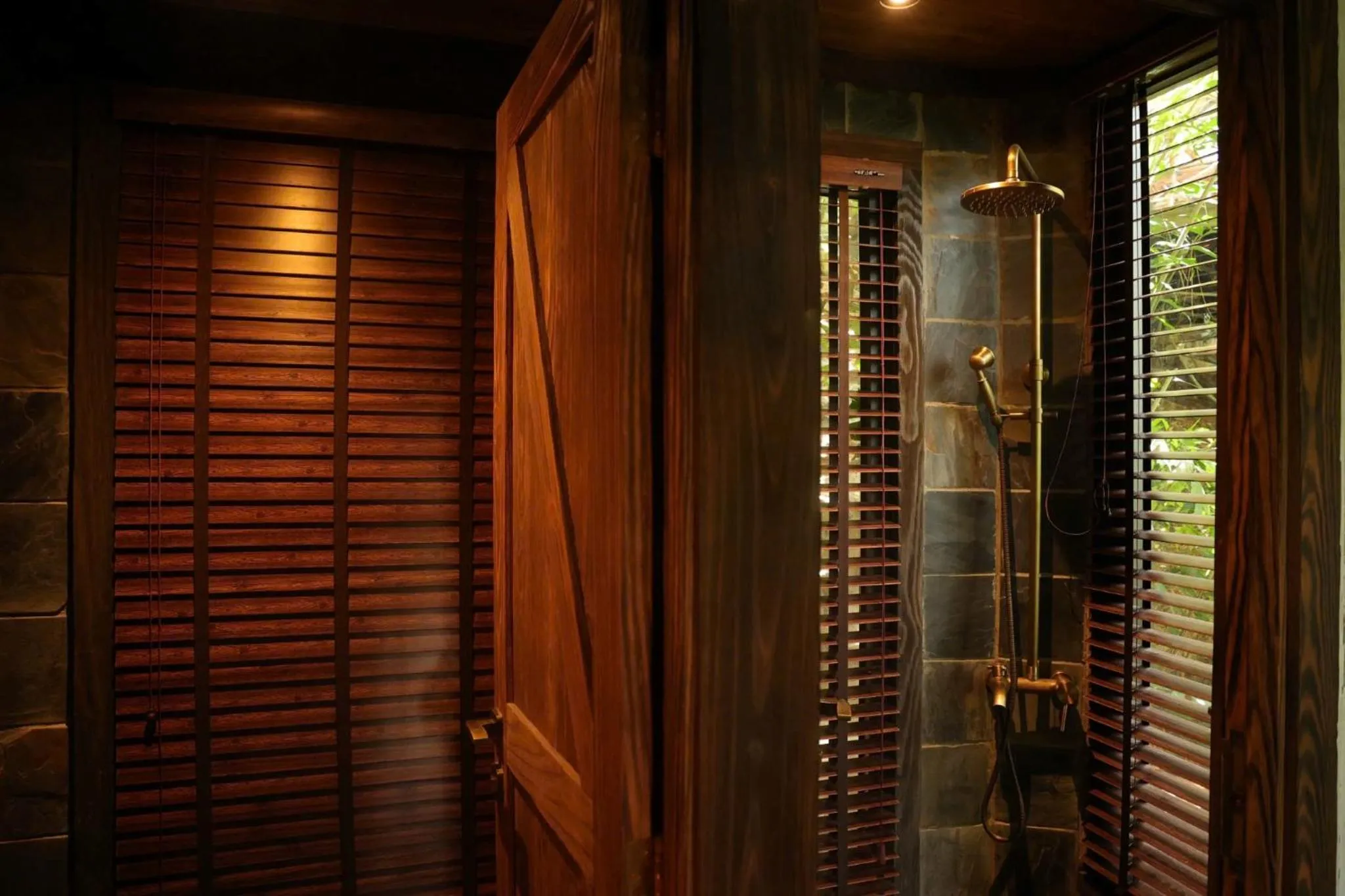 Shower in Amaya Retreat