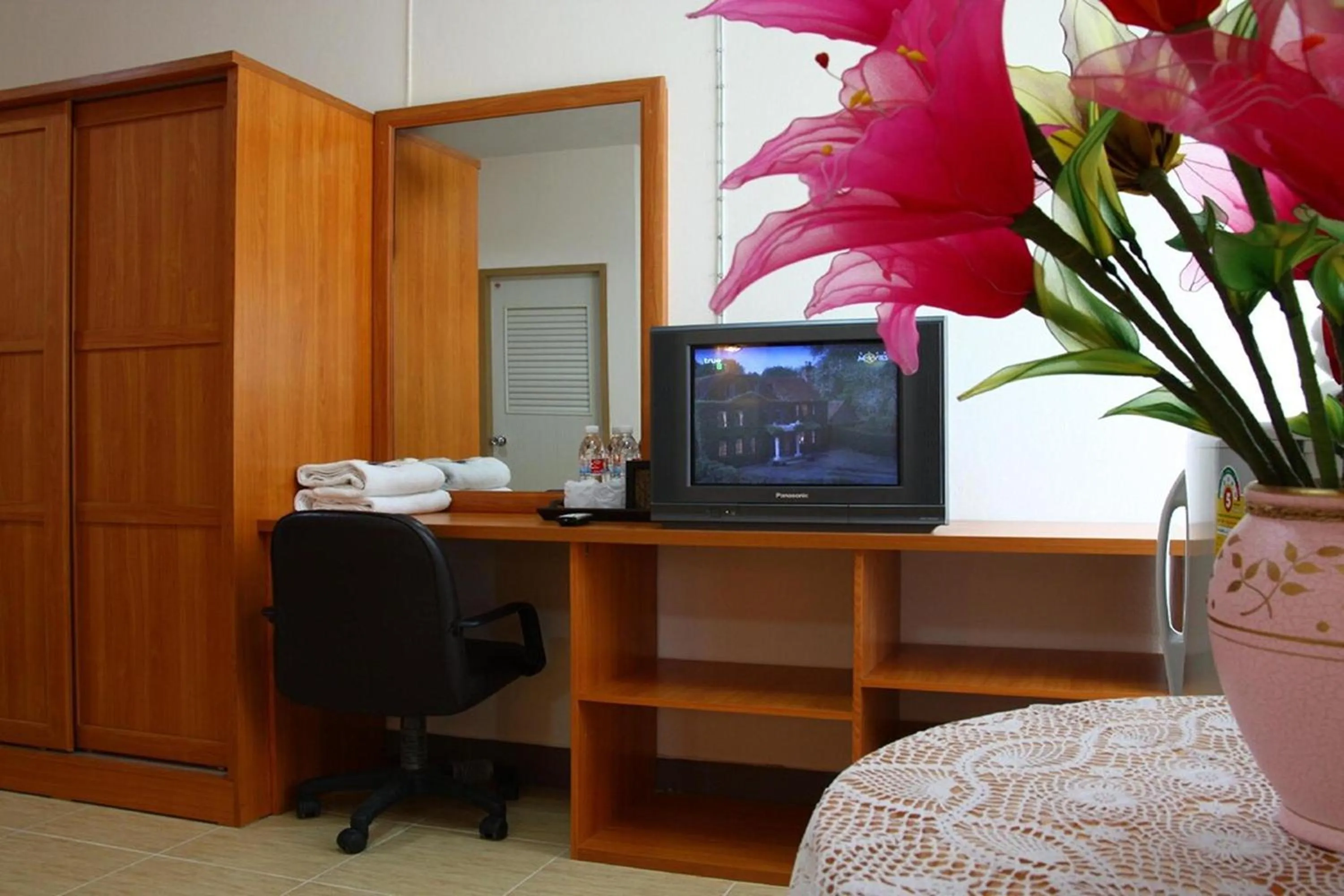 TV and multimedia in Choktawee Residence and Mansion