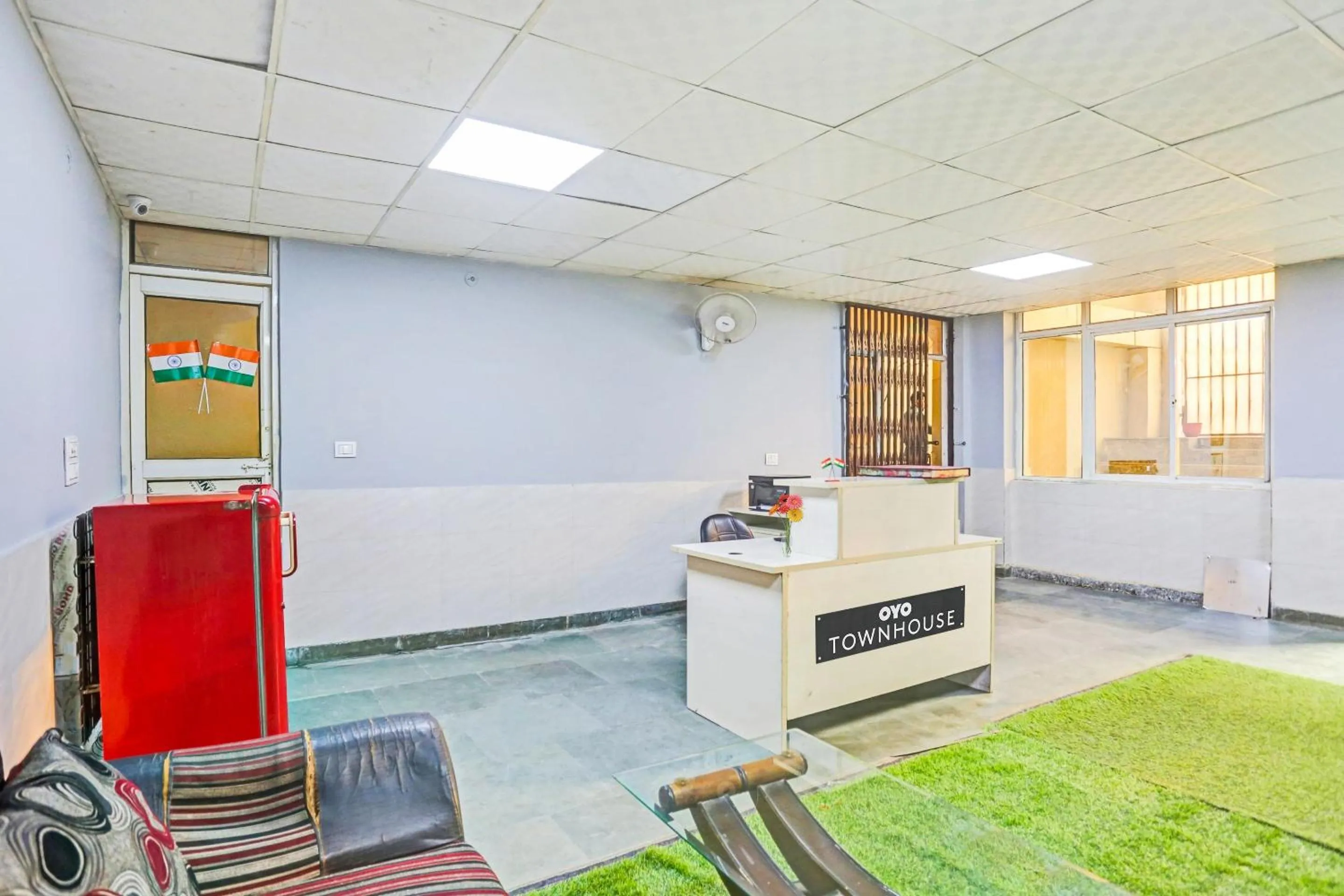 Lobby or reception in Townhouse Zodiac Near Botanic Garden of Indian Republic